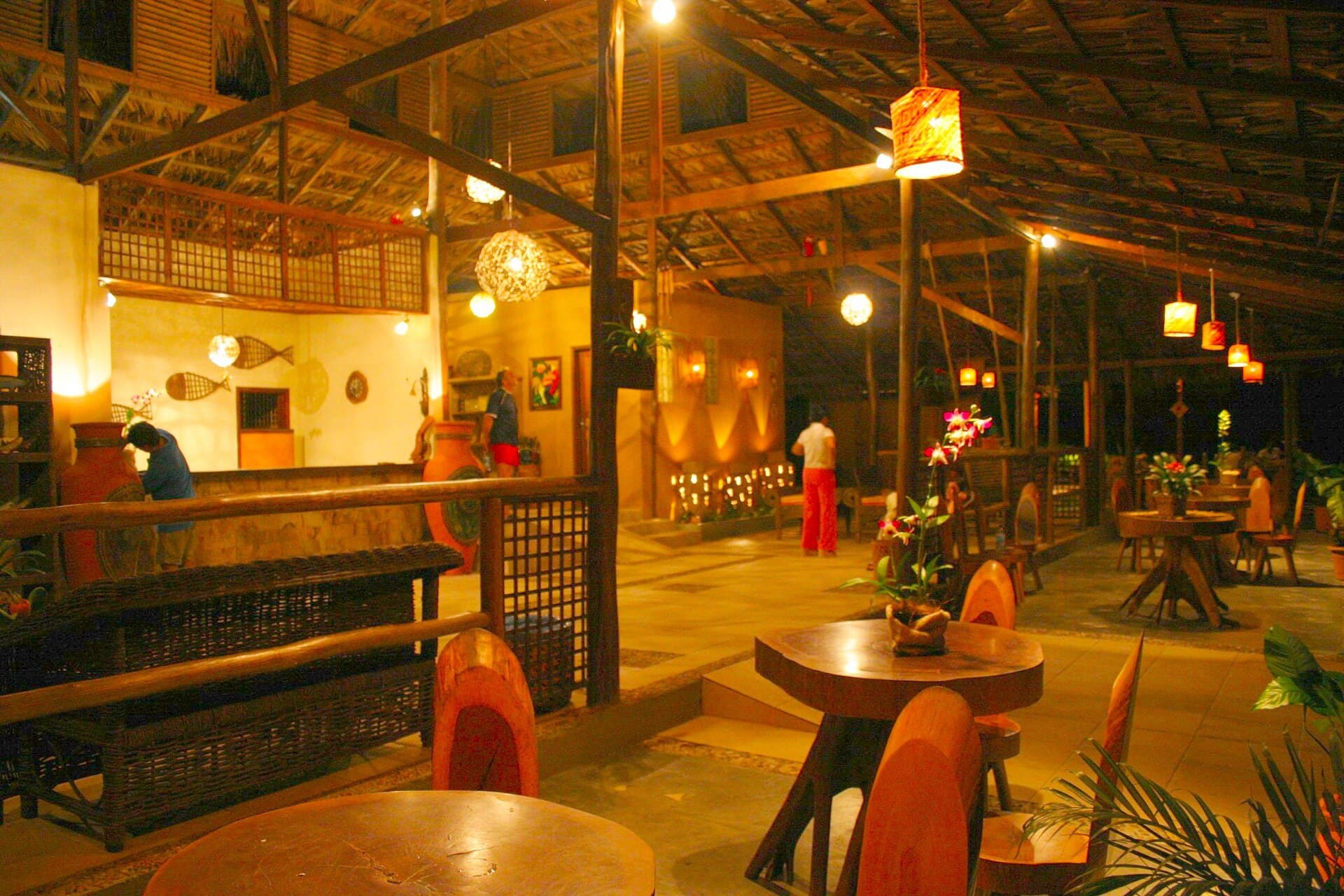 Amazon EcoPark Jungle Lodge (via Wikimedia Commons, CC BY 3.0)