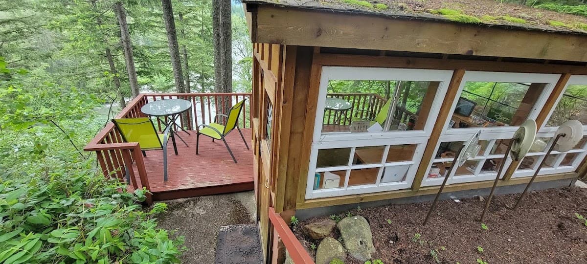 The Roaring River Bed and Breakfast, Bed & Breakfast in Tanner