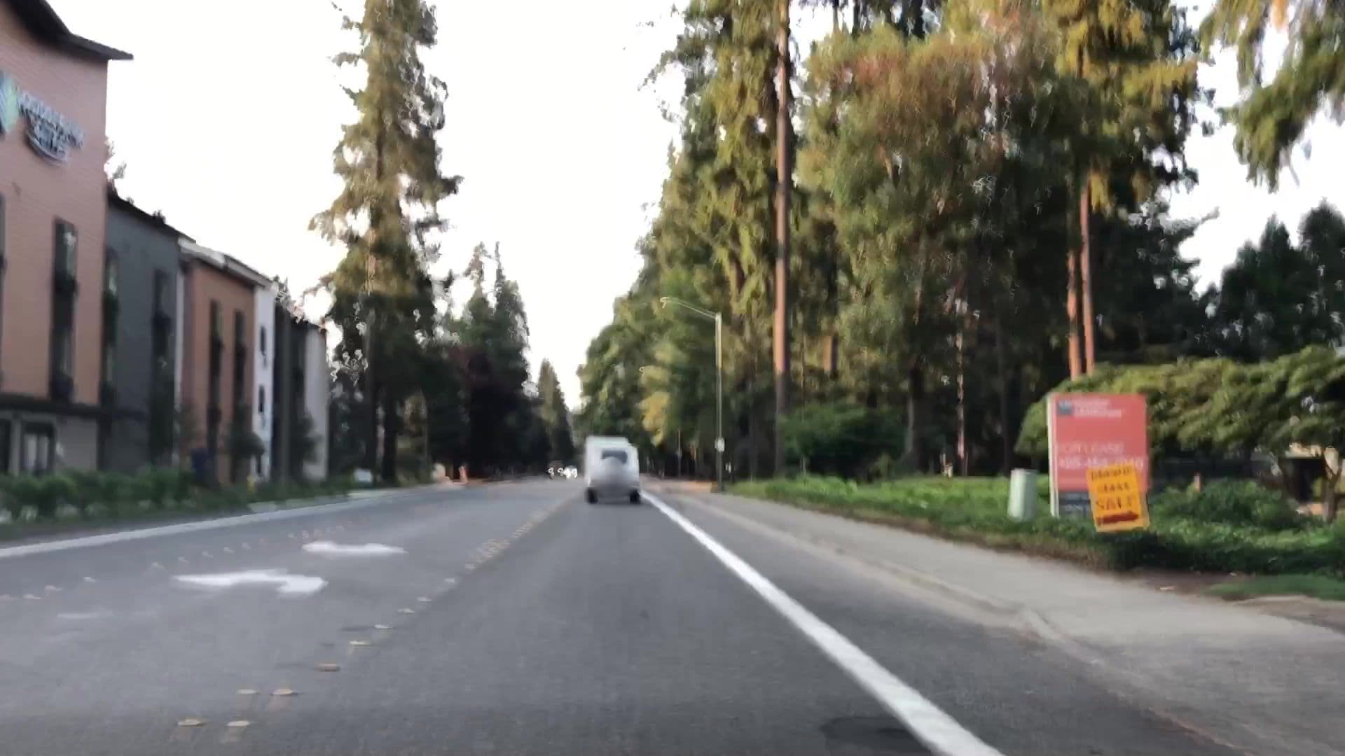Street view near WoodSpring Suites, Redmond — © lvl5 (CC BY-SA · Mapillary)
