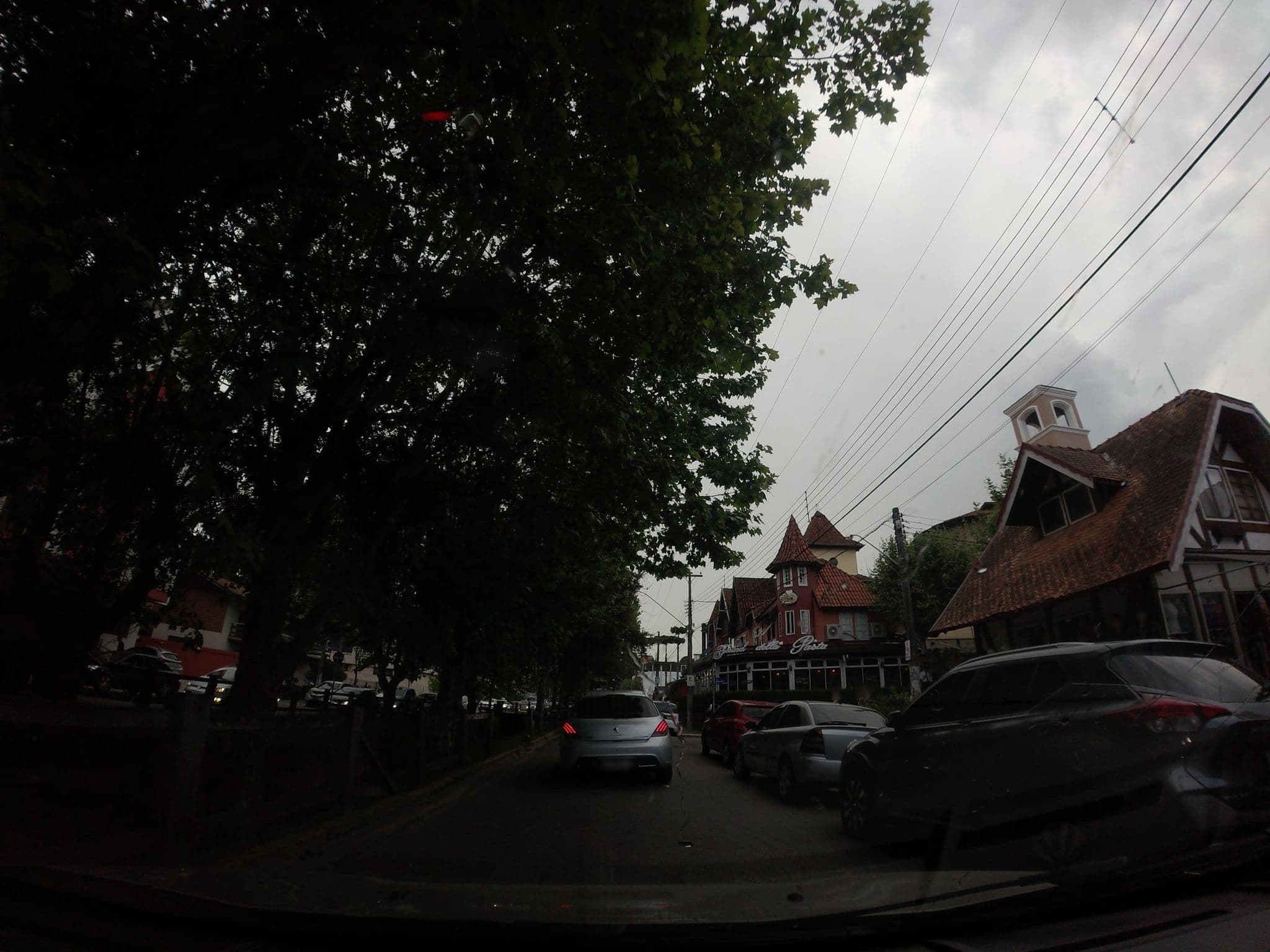Street view near Estacionamento Motorhome Campos Jordao, Campos do Jordão — © andersoal (CC BY-SA · Mapillary)