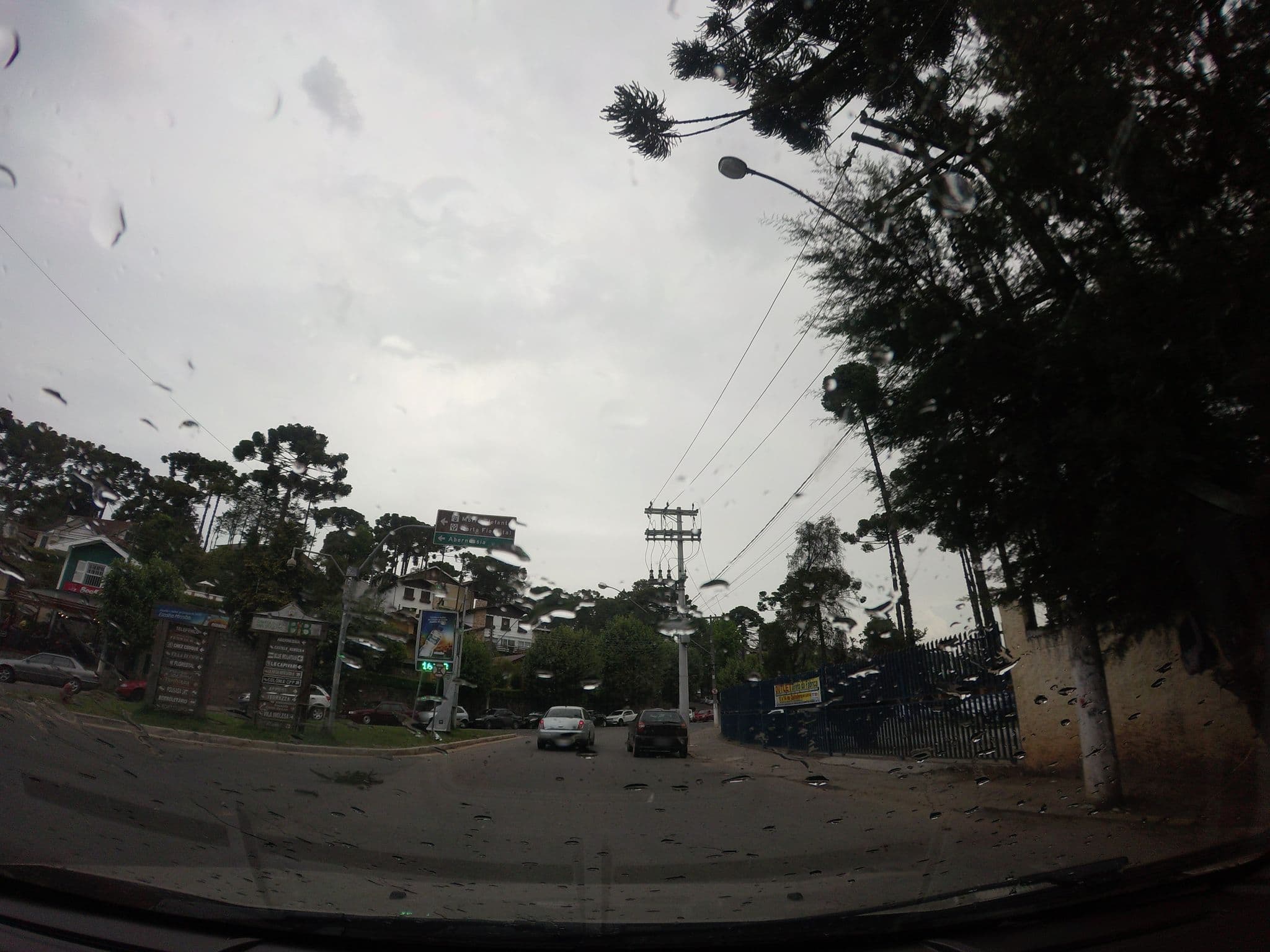 Street view near Estacionamento Motorhome 2, Campos do Jordão — © andersoal (CC BY-SA · Mapillary)