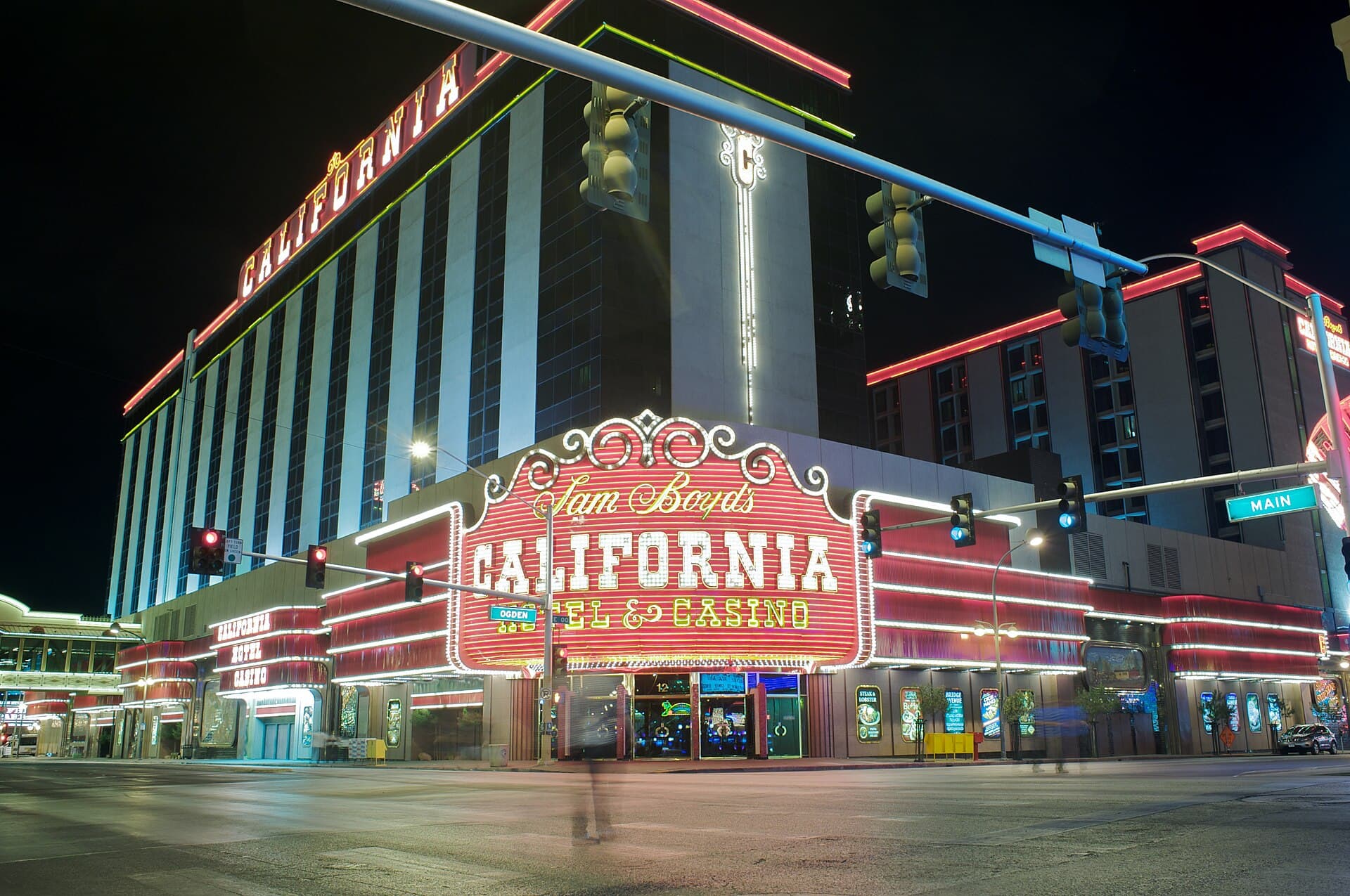 California Hotel and Casino (via Wikimedia Commons, CC BY-SA 2.0)