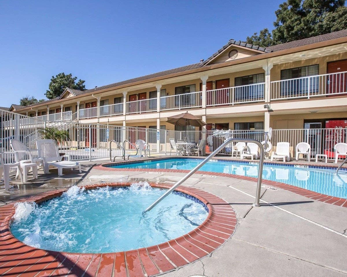 Quality Inn & Suites Woodland - Sacramento Airport, Hotel in Woodland