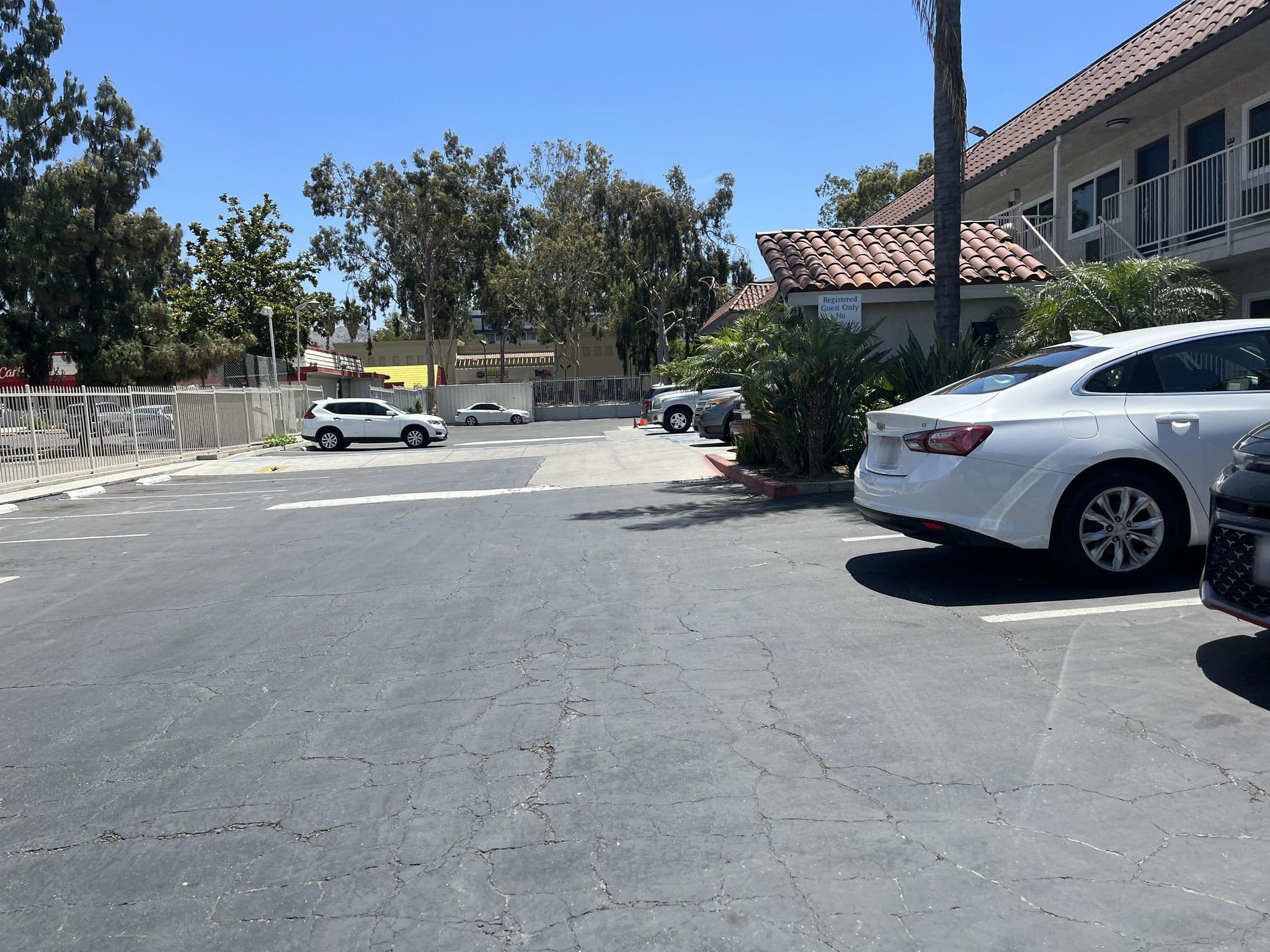Street view near Motel 6, Highgrove — © hossybossy (CC BY-SA · Mapillary)