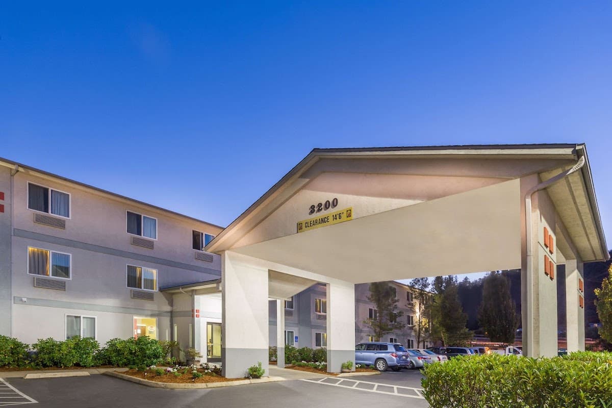 Super 8 Roseburg, Motel in Roseburg North