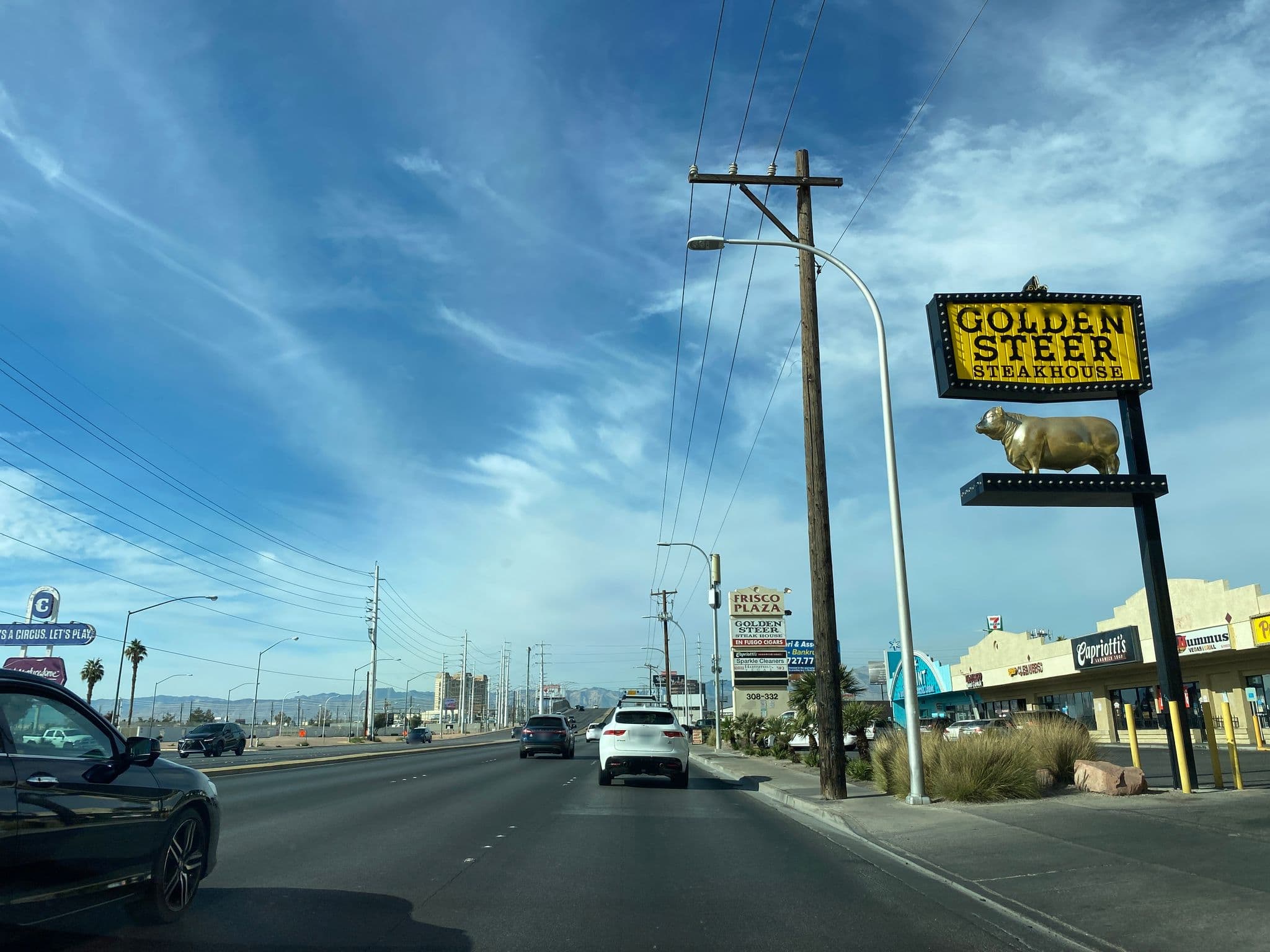 Street view near Ahern, Las Vegas — © matsayz (CC BY-SA · Mapillary)