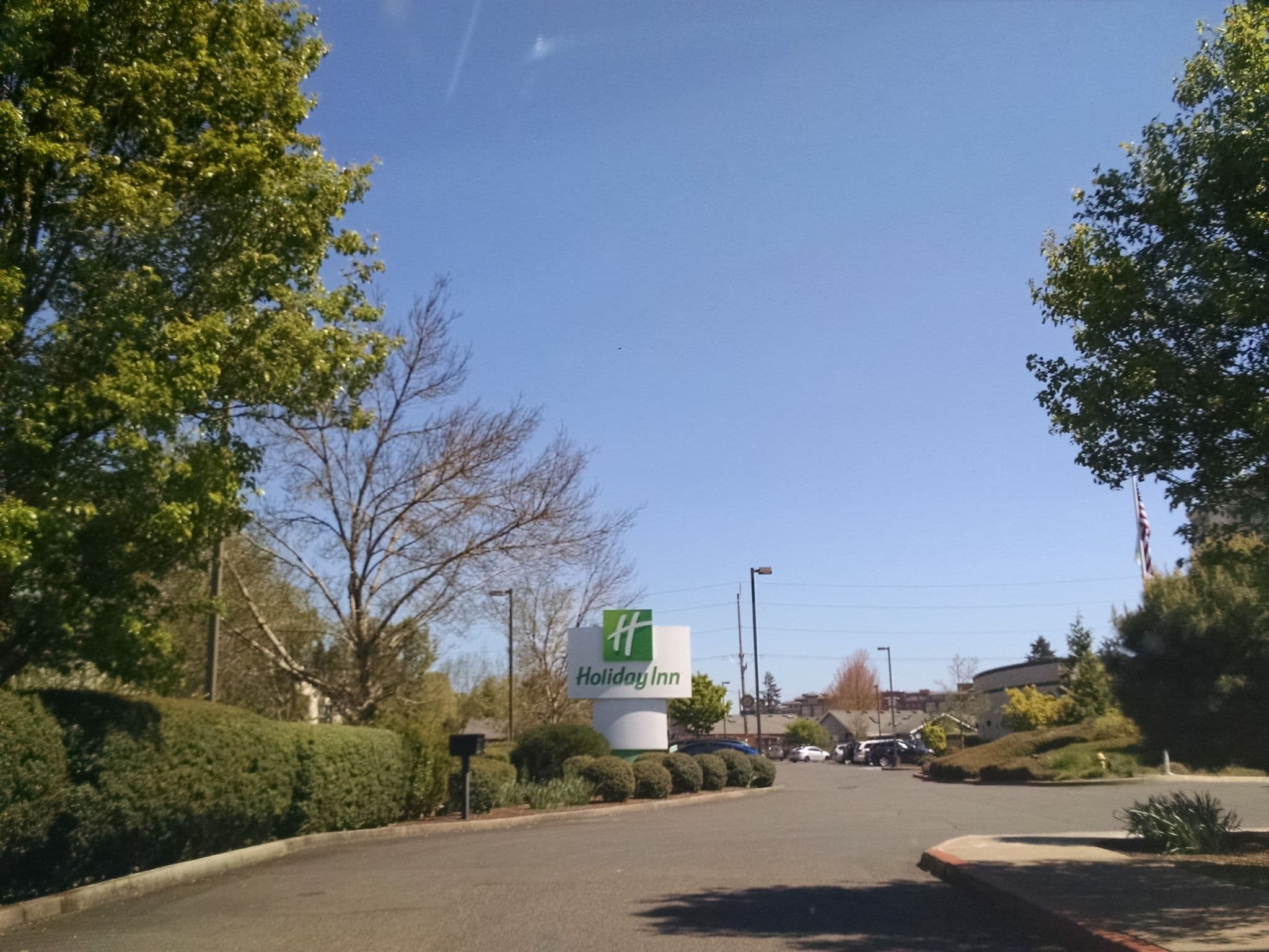Street view near Comfort Suites, Eugene — © daemonkity (CC BY-SA · Mapillary)