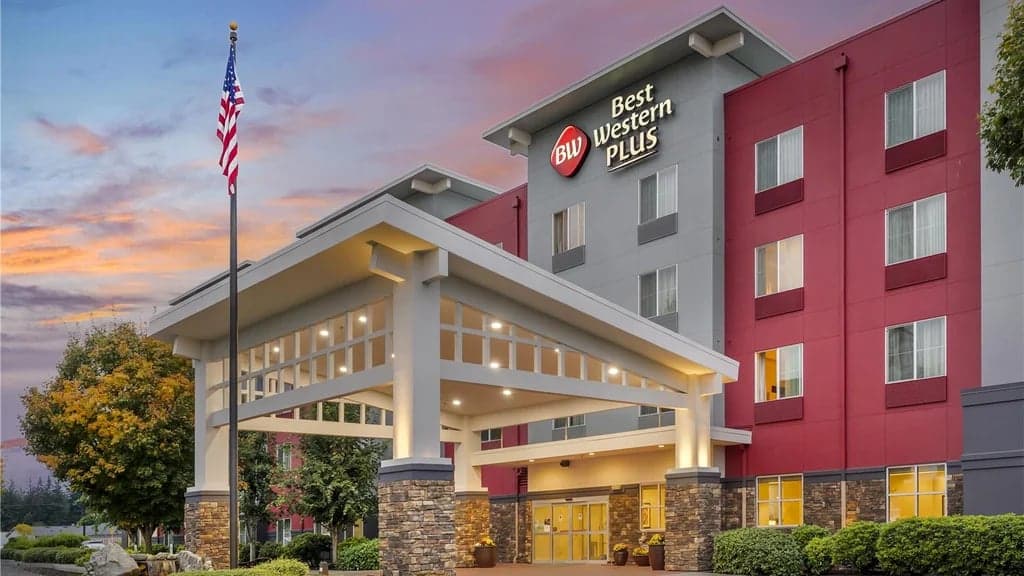 Best Western Plus, Hotel in Smokey Point