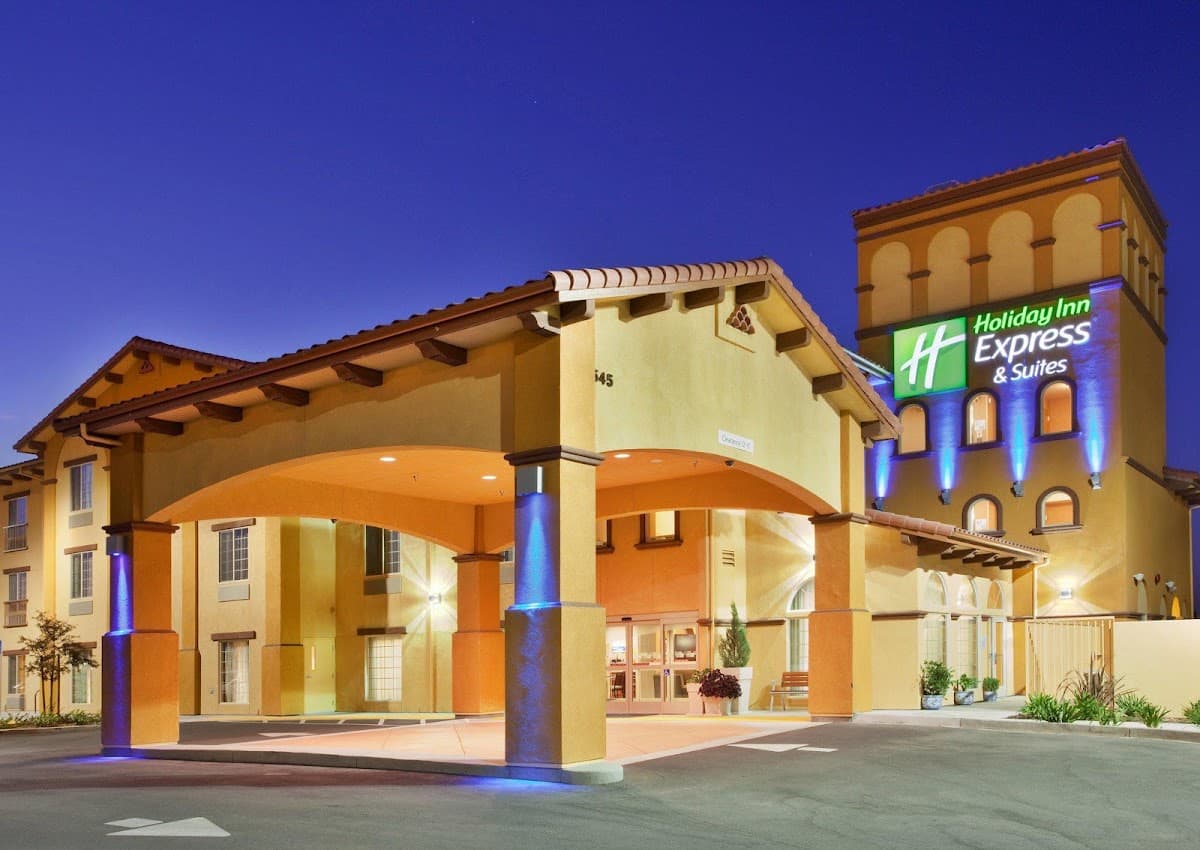 Holiday Inn Express & Suites Willows, Hotel in Willows