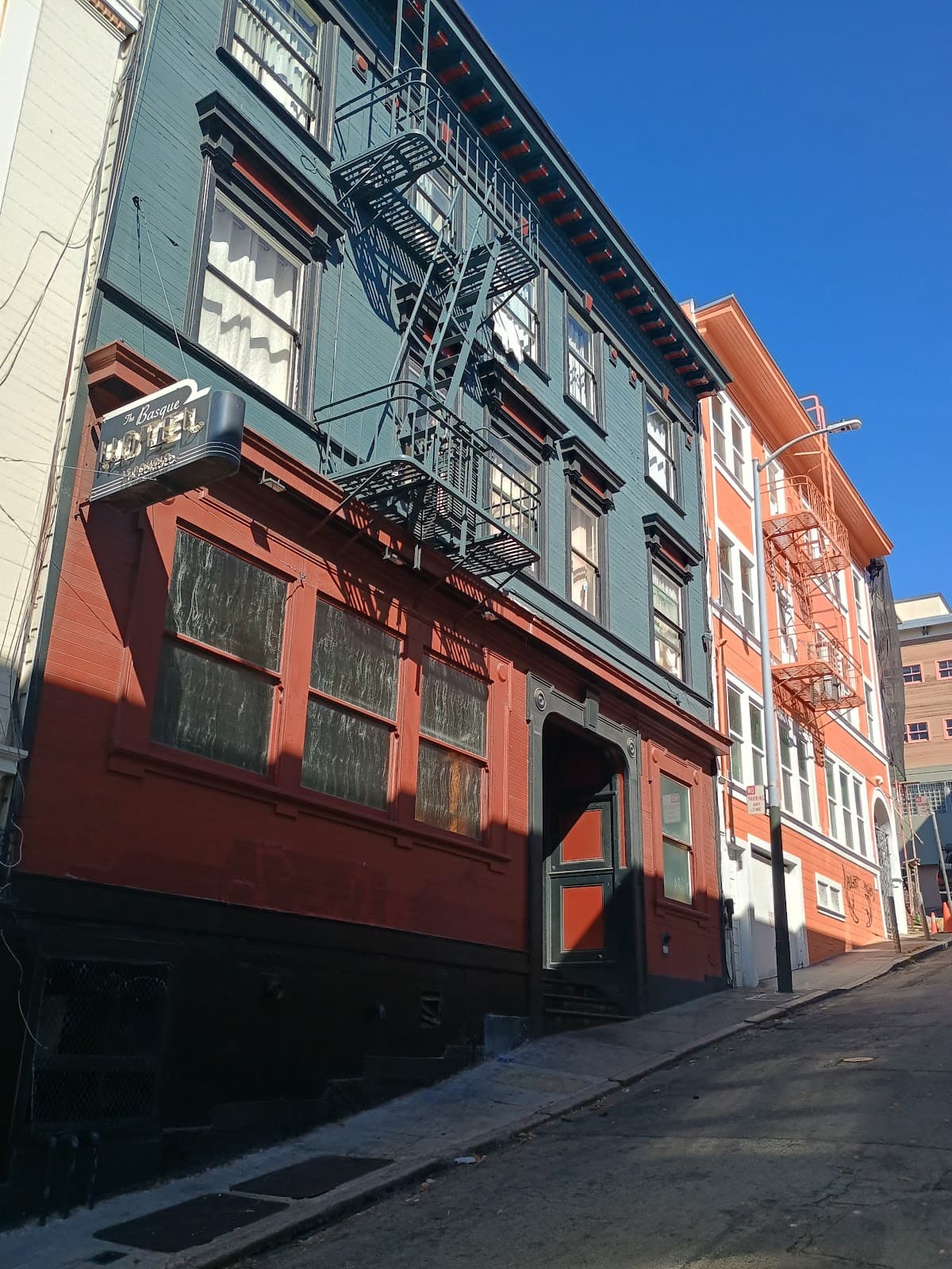 The Basque Hotel, Hotel in Chinatown