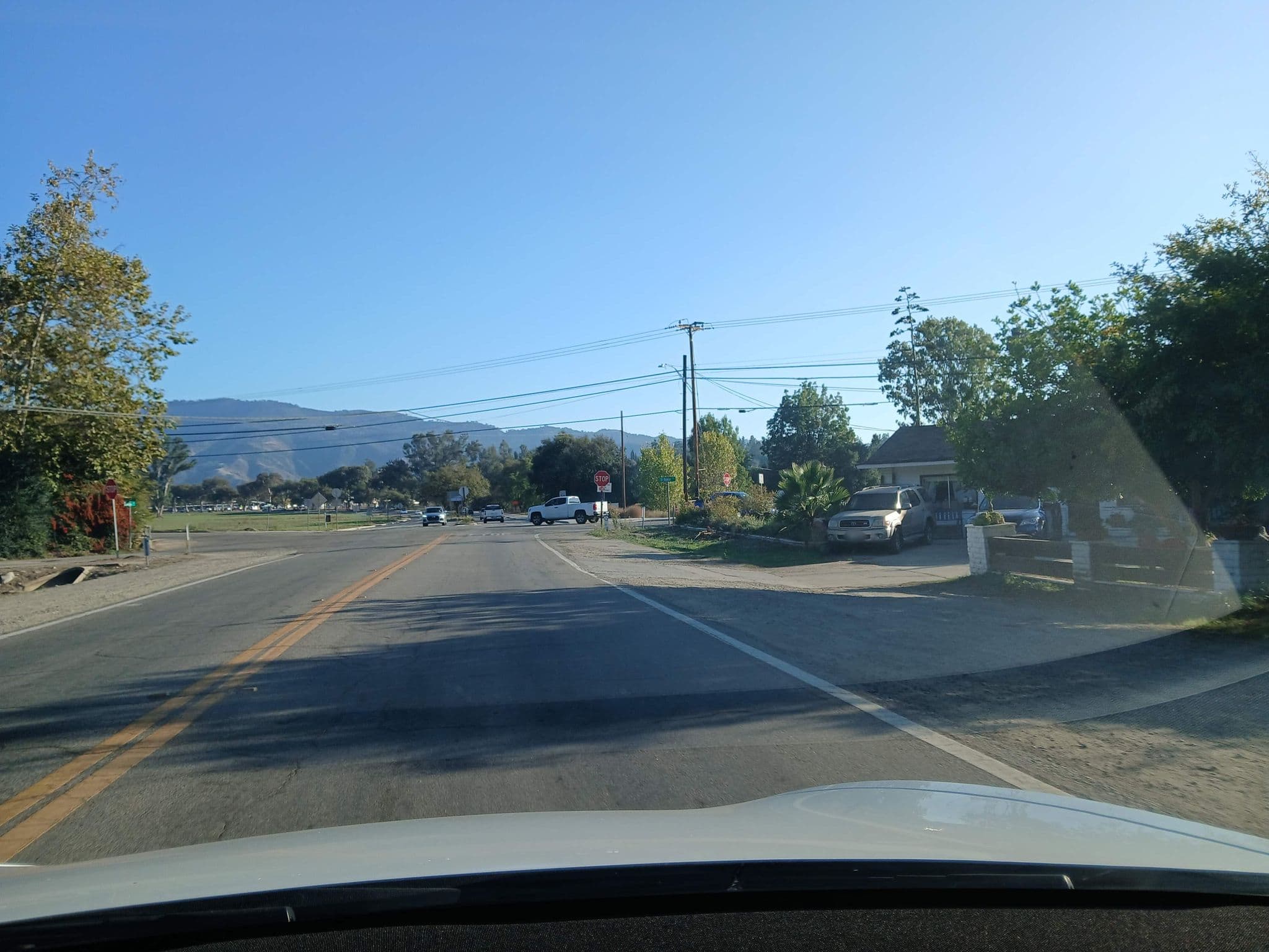 Street view near Topa Vista Hotel, Meiners Oaks — © newtonwong (CC BY-SA · Mapillary)