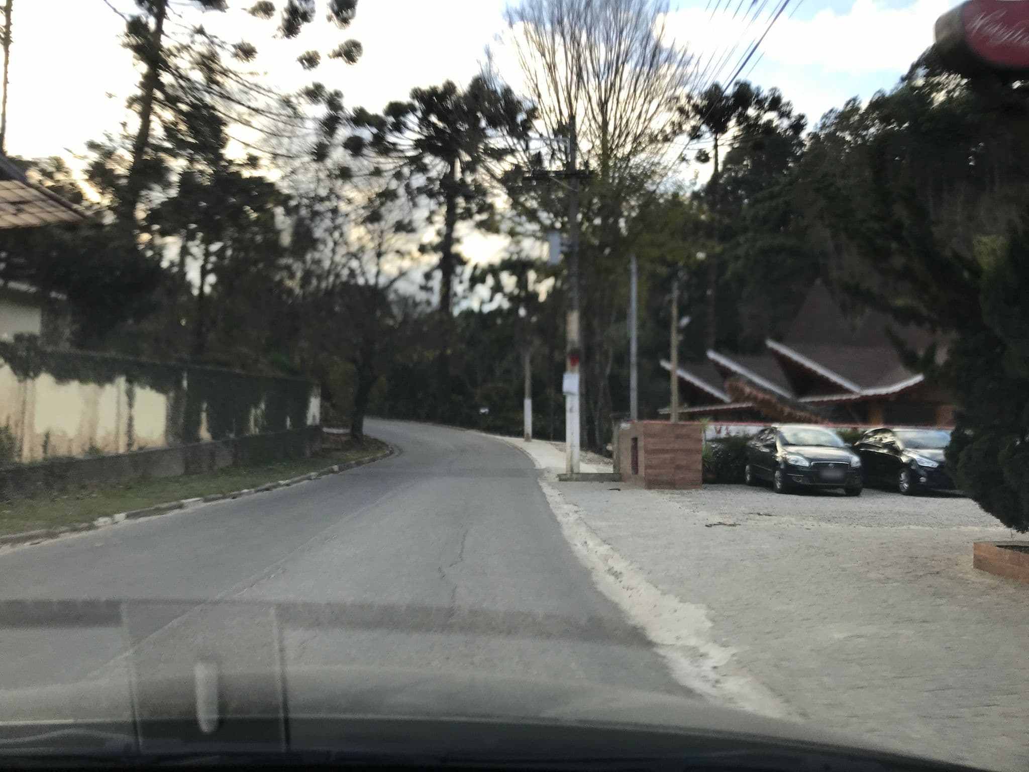 Street view near Pousada Vale Verde, Campos do Jordão — © thierryajeaniphone (CC BY-SA · Mapillary)