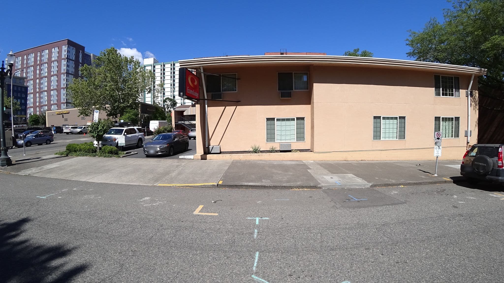 Street view near Econo Lodge, Portland — © mly_pdx03 (CC BY-SA · Mapillary)