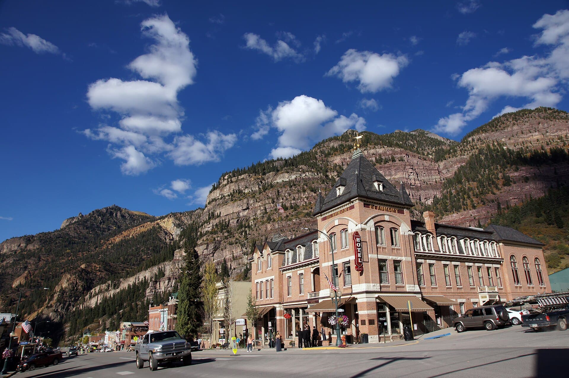 Beaumont Hotel & Spa (via Wikimedia Commons, CC BY-SA 3.0)