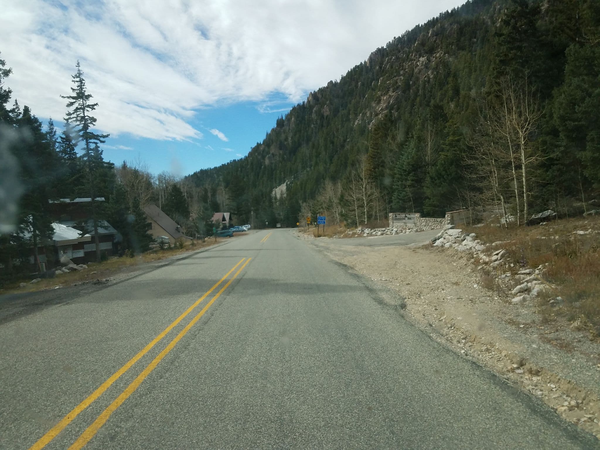 Street view near Columbine Inn, Arroyo Seco — © jbthemilker (CC BY-SA · Mapillary)