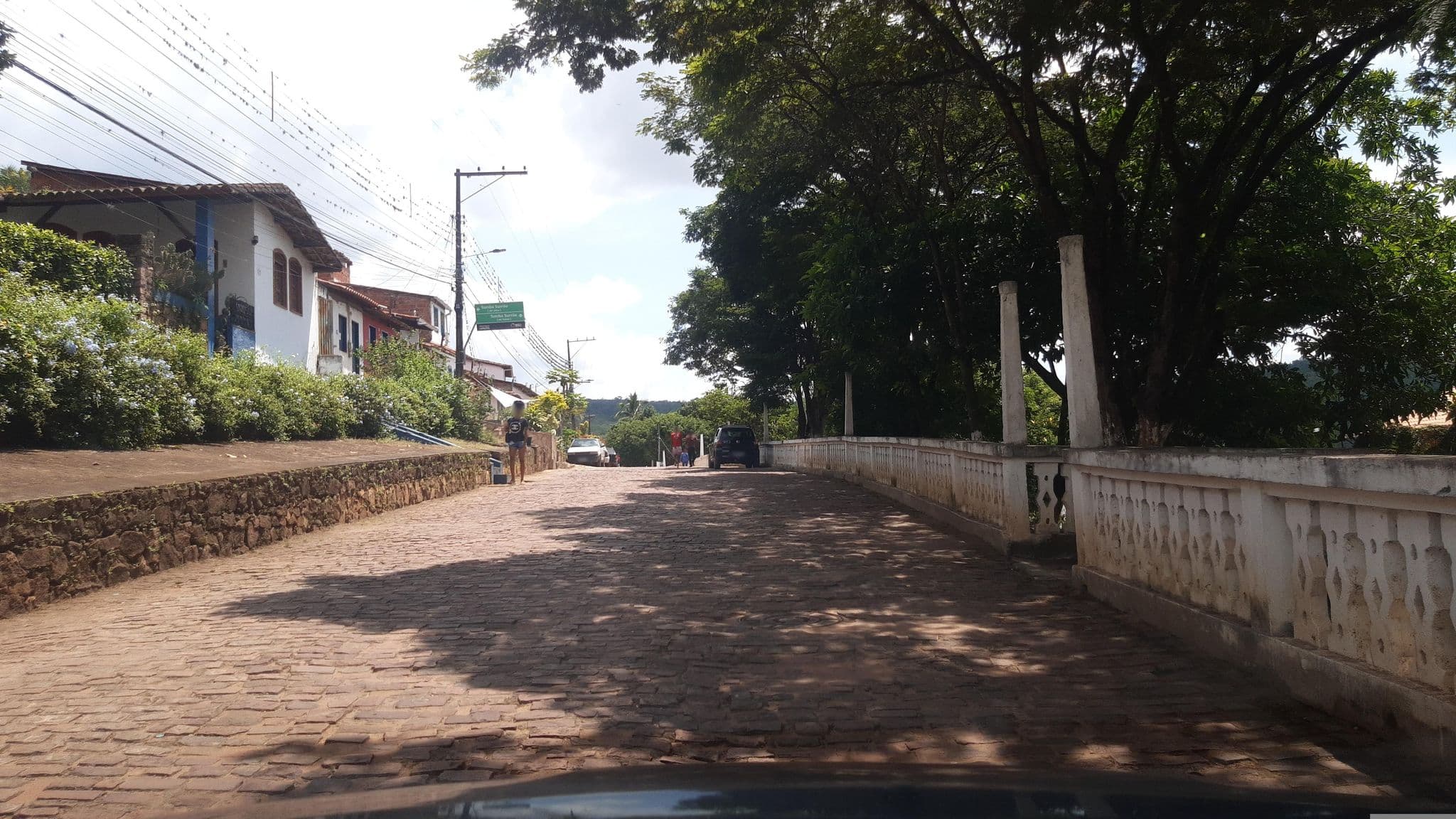 Street view near Pousada Casa da Geléia, Lençóis — © britopatricia (CC BY-SA · Mapillary)