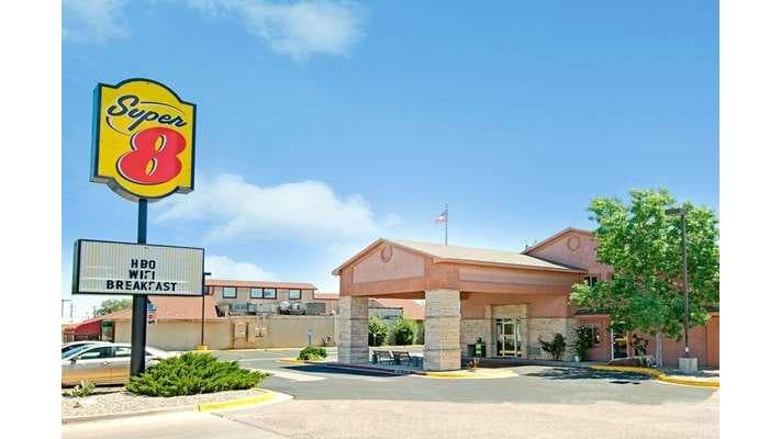 Super 8 by Wyndham, Motel in Belen