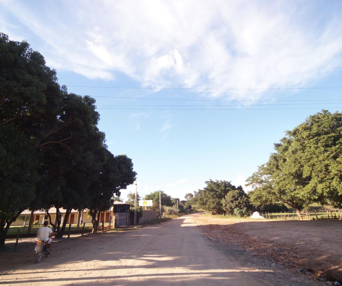 Street view near Pousada Rio Itaguari, Cocos — © projevias (CC BY-SA · Mapillary)
