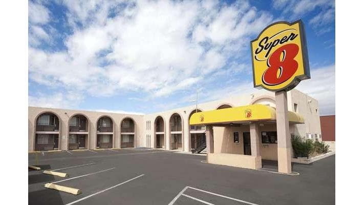 Super 8 by Wyndham Tucson/East/D.M.A.F. Area, Motel in Tucson
