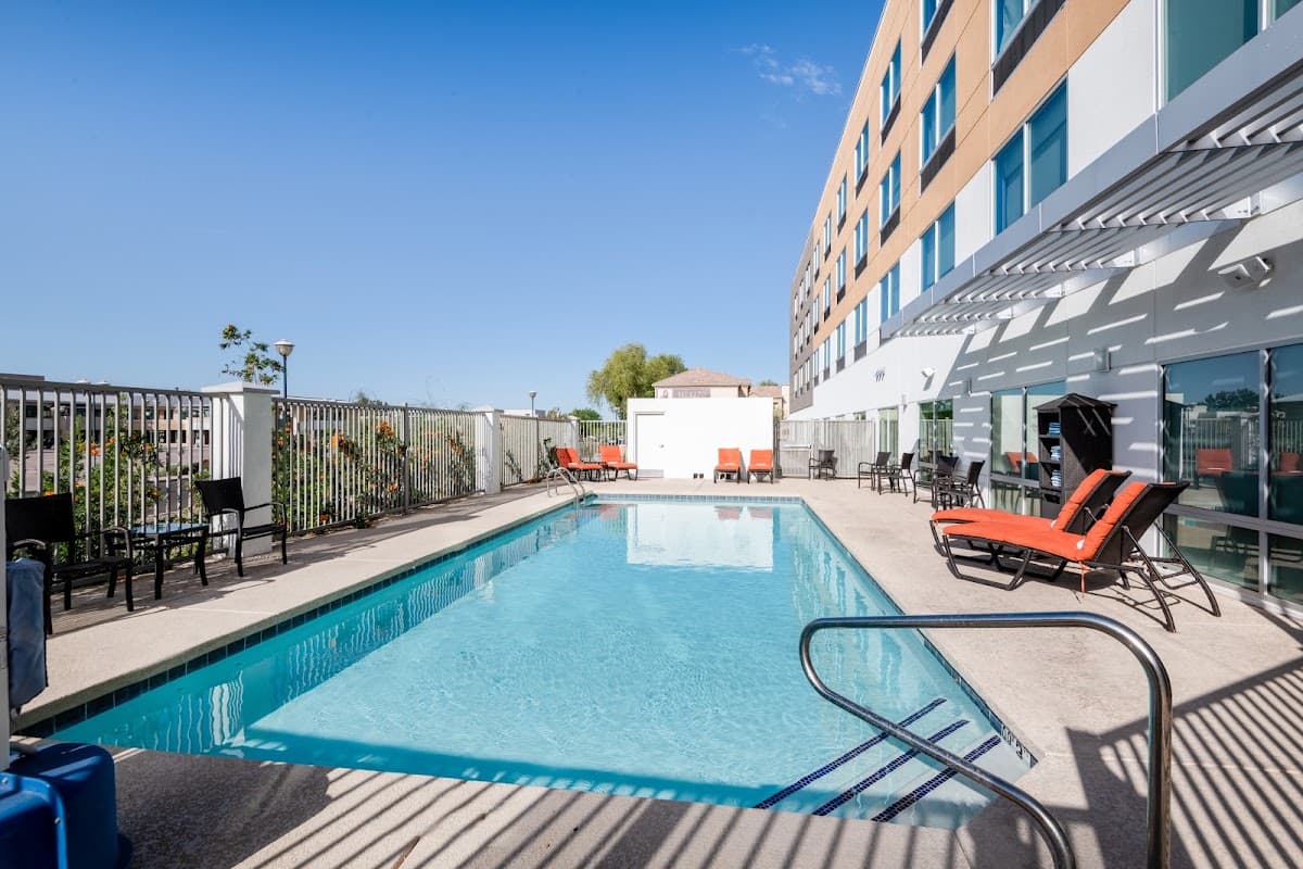 Holiday Inn Express & Suites Phoenix - Airport North, Hotel in Tempe Junction