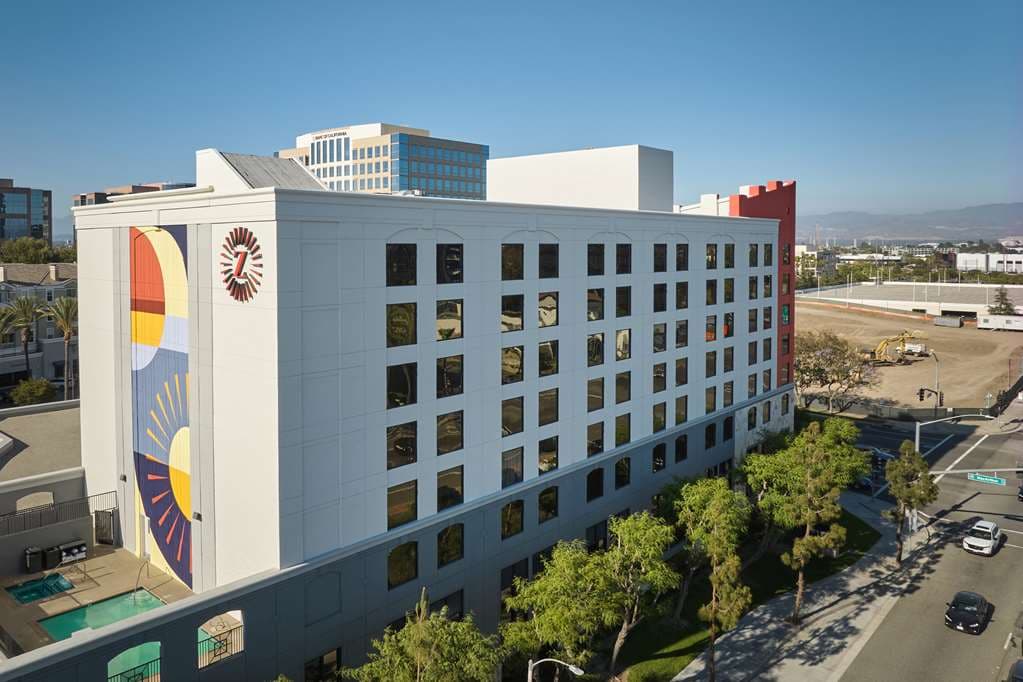 DoubleTree by Hilton Hotel Santa Ana - Orange County Airport, Hotel in Tustin Legacy