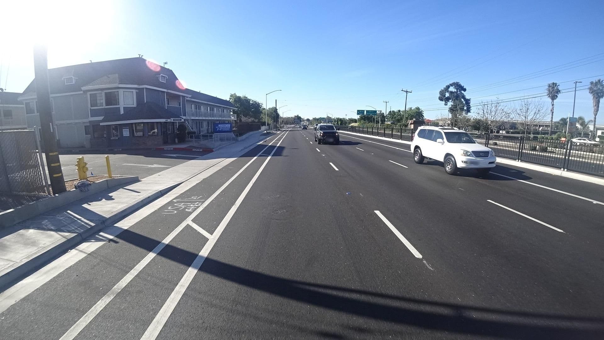 Street view near Mega Inn, North Highlands — © marker_geo (CC BY-SA · Mapillary)