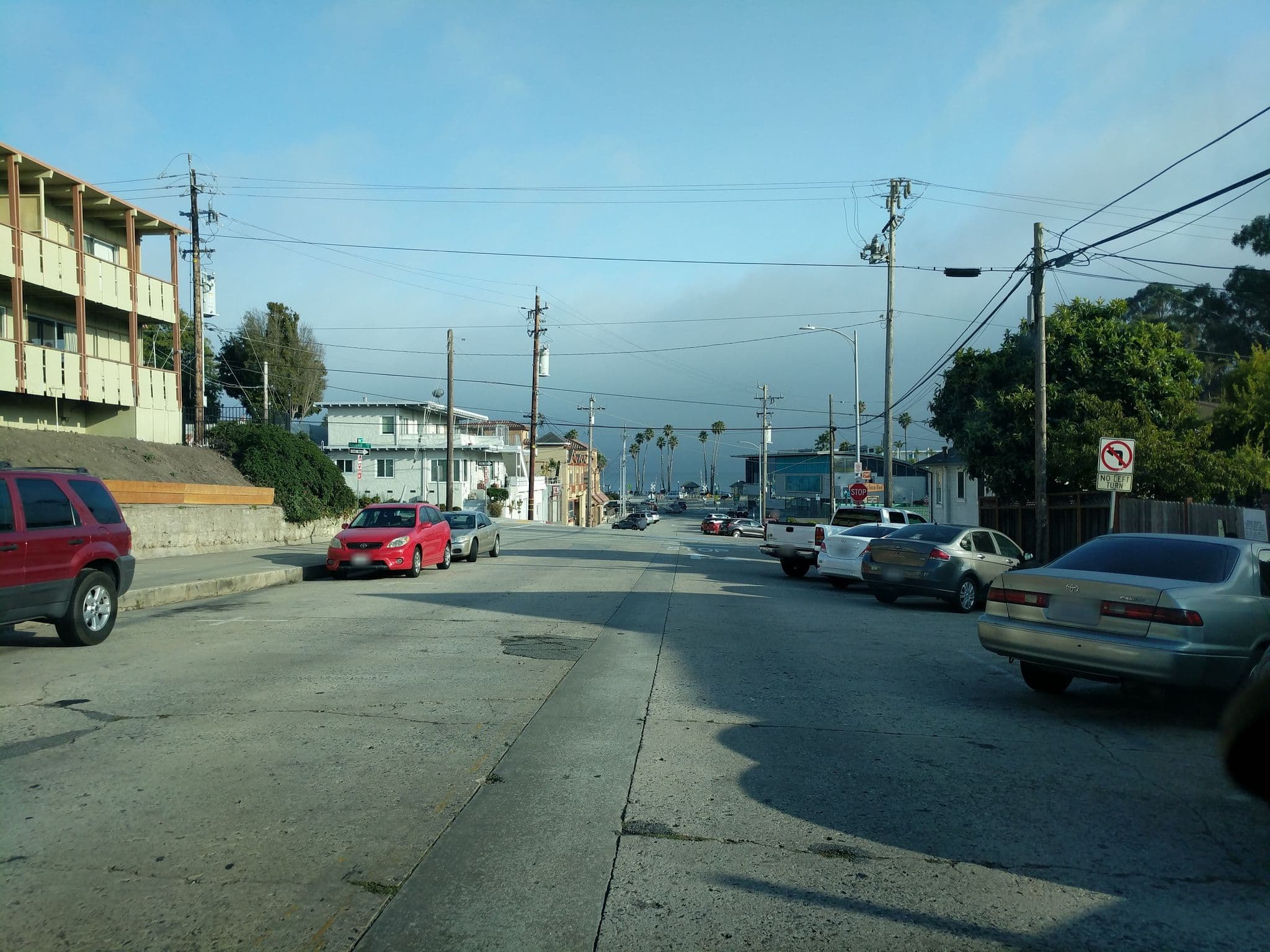 Street view near La Quinta Inn, Santa Cruz — © daryldarko (CC BY-SA · Mapillary)