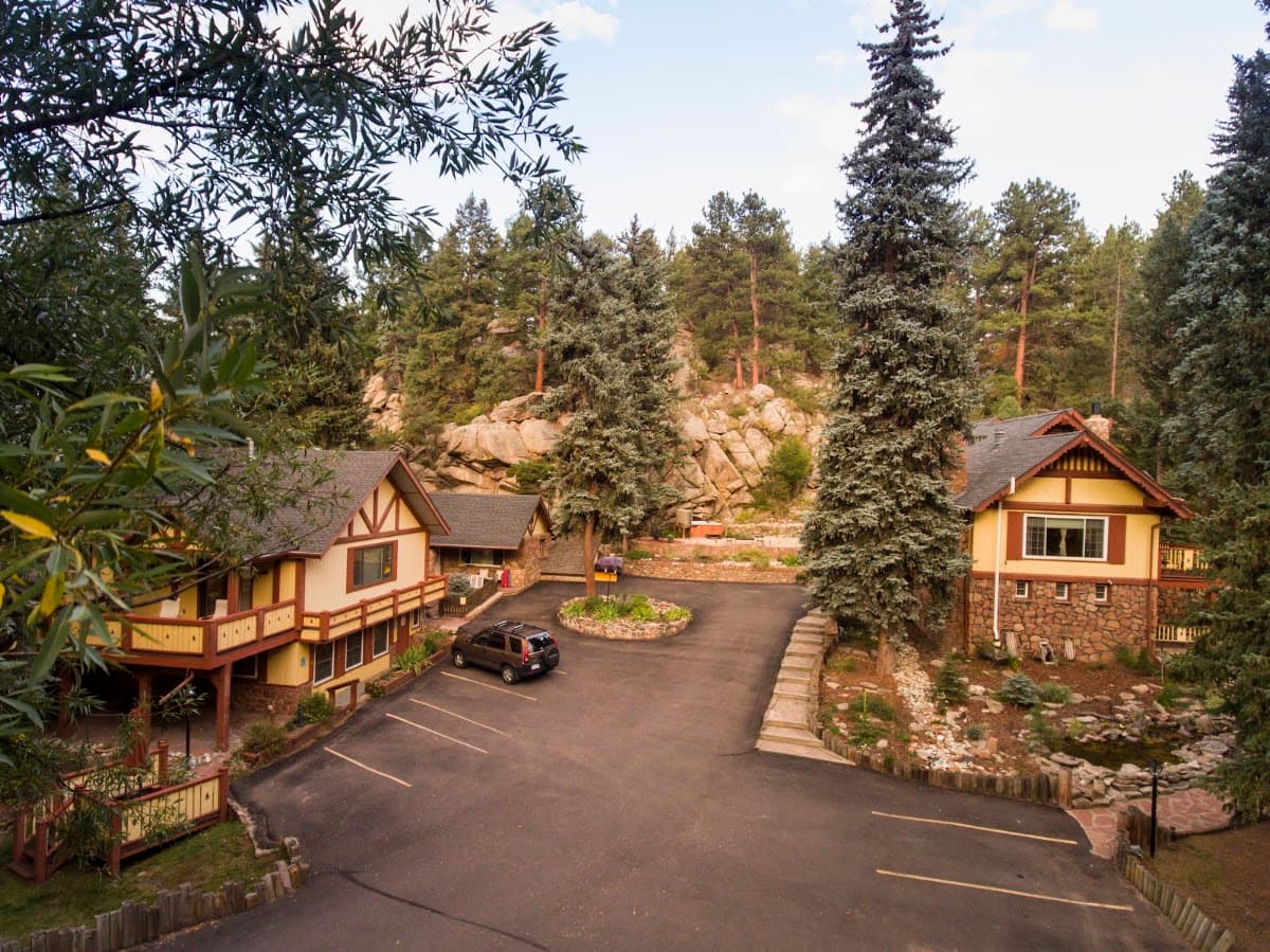 Alpen Way Chalet Mountain Lodge, Hotel in Evergreen