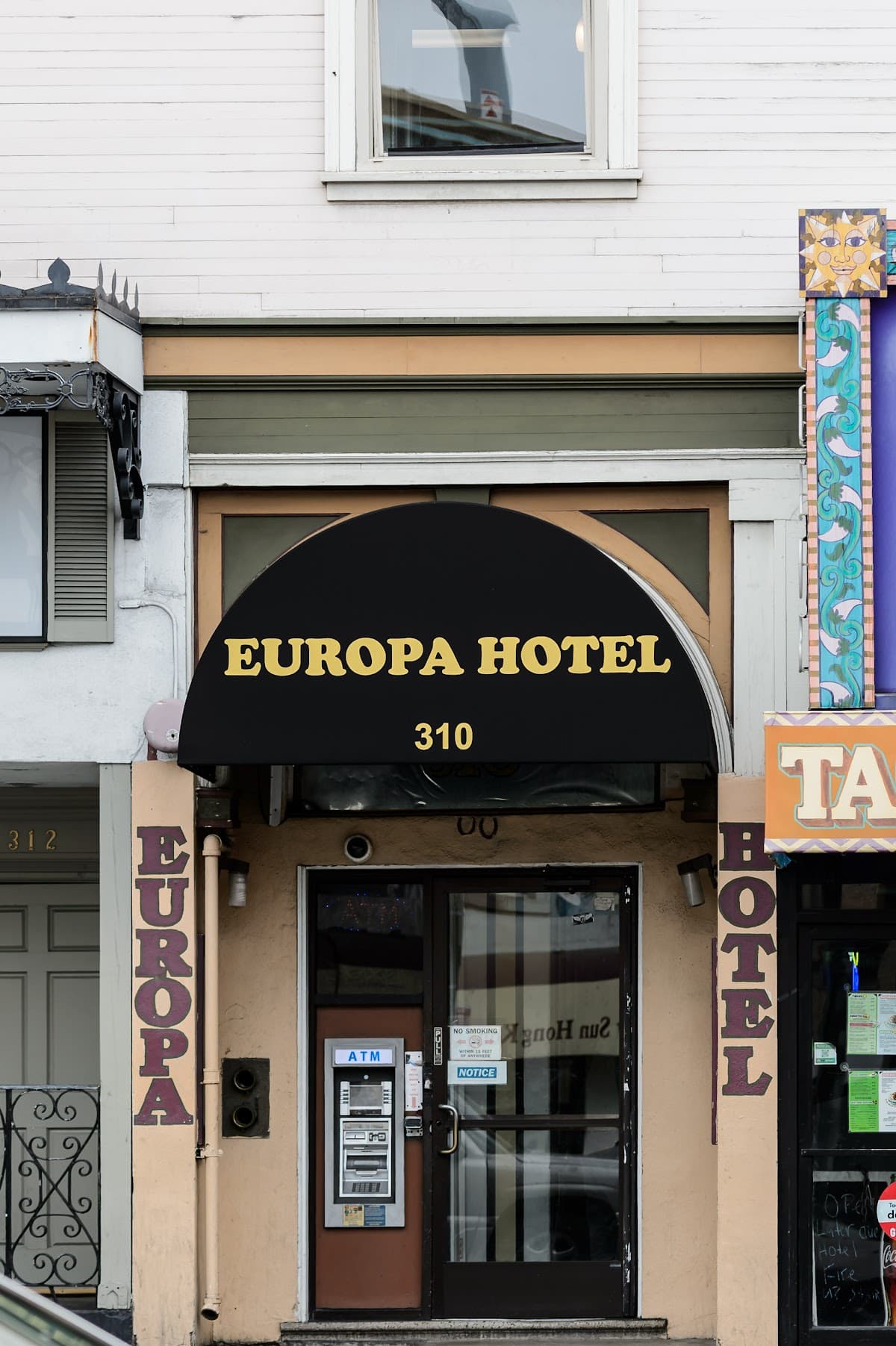 Europa Hotel, Hotel in Chinatown
