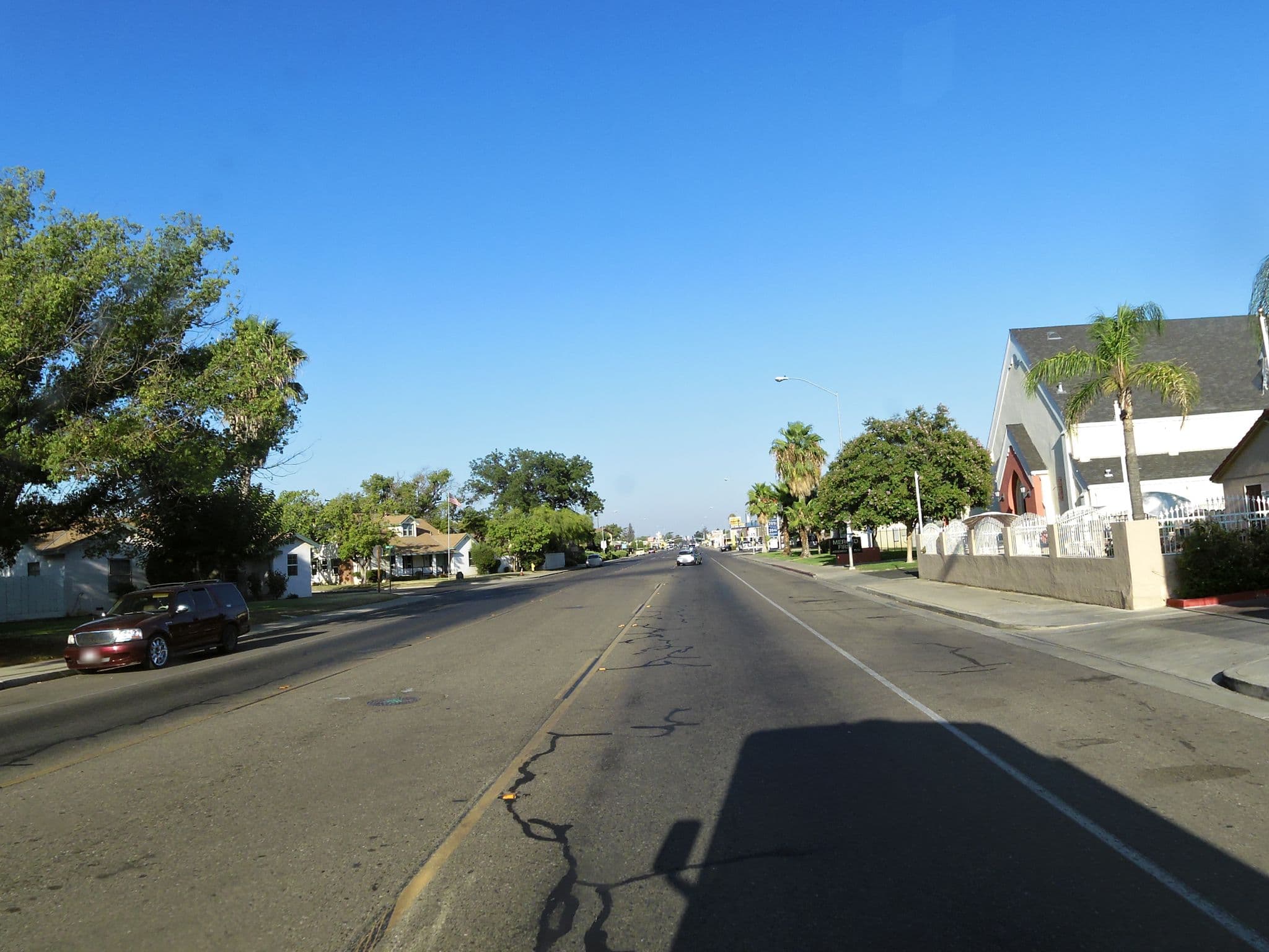 Street view near Travelodge Merced Yosemite 2, Merced — © clydel (CC BY-SA · Mapillary)