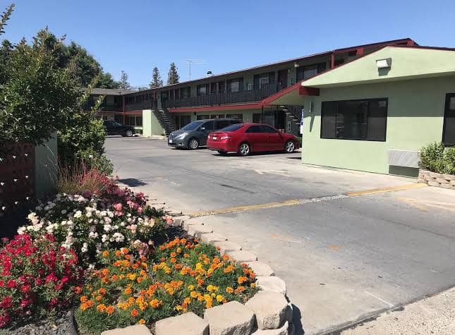 Apex Inn, Motel in Bystrom