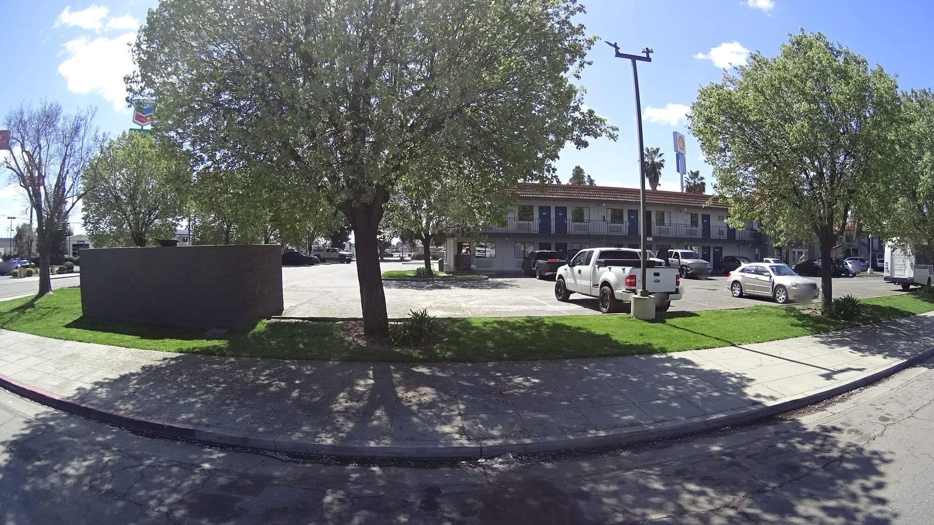 Street view near Motel 6, Old Fig Garden — © marker_geo (CC BY-SA · Mapillary)
