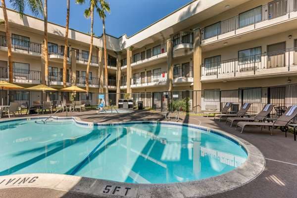Comfort Inn & Suites Orange County John Wayne Airport, Hotel in Tustin Legacy
