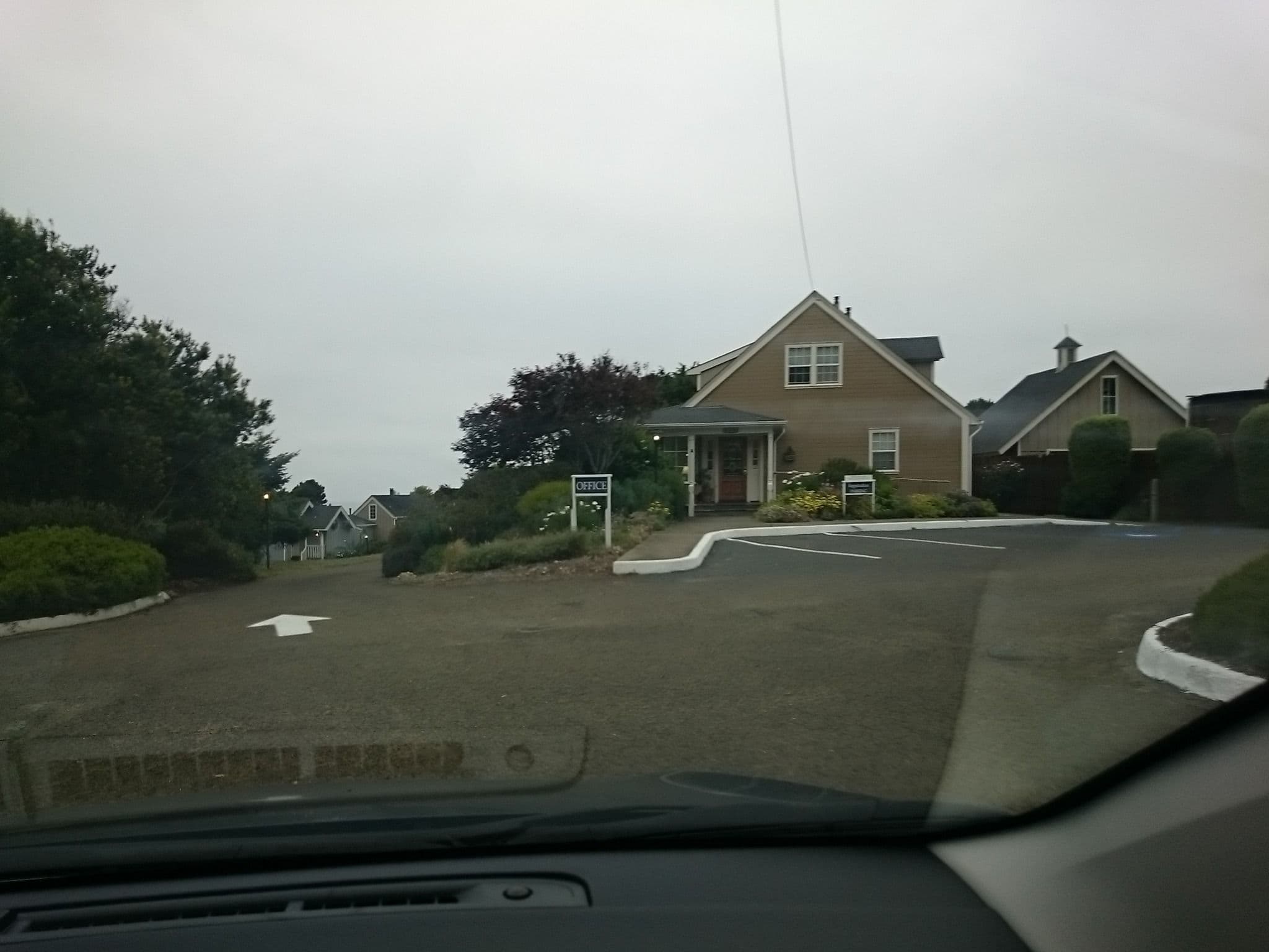 Street view near SCP Mendocino Coast Lodge, Brooktrails — © voschix (CC BY-SA · Mapillary)