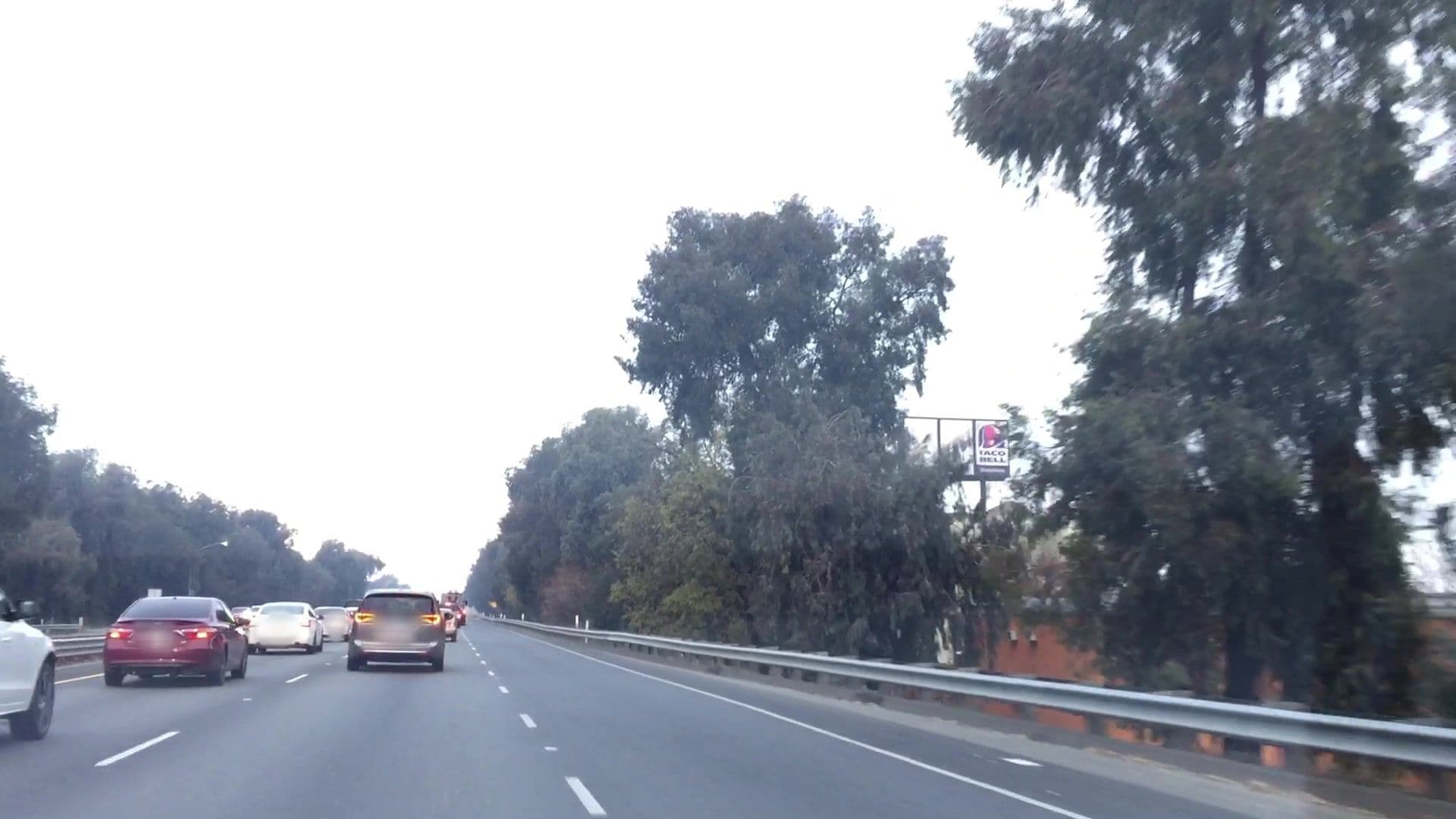 Street view near Peach Tree, Linda — © lvl5 (CC BY-SA · Mapillary)