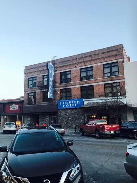Pioneer Hotel, Hotel in Cheyenne