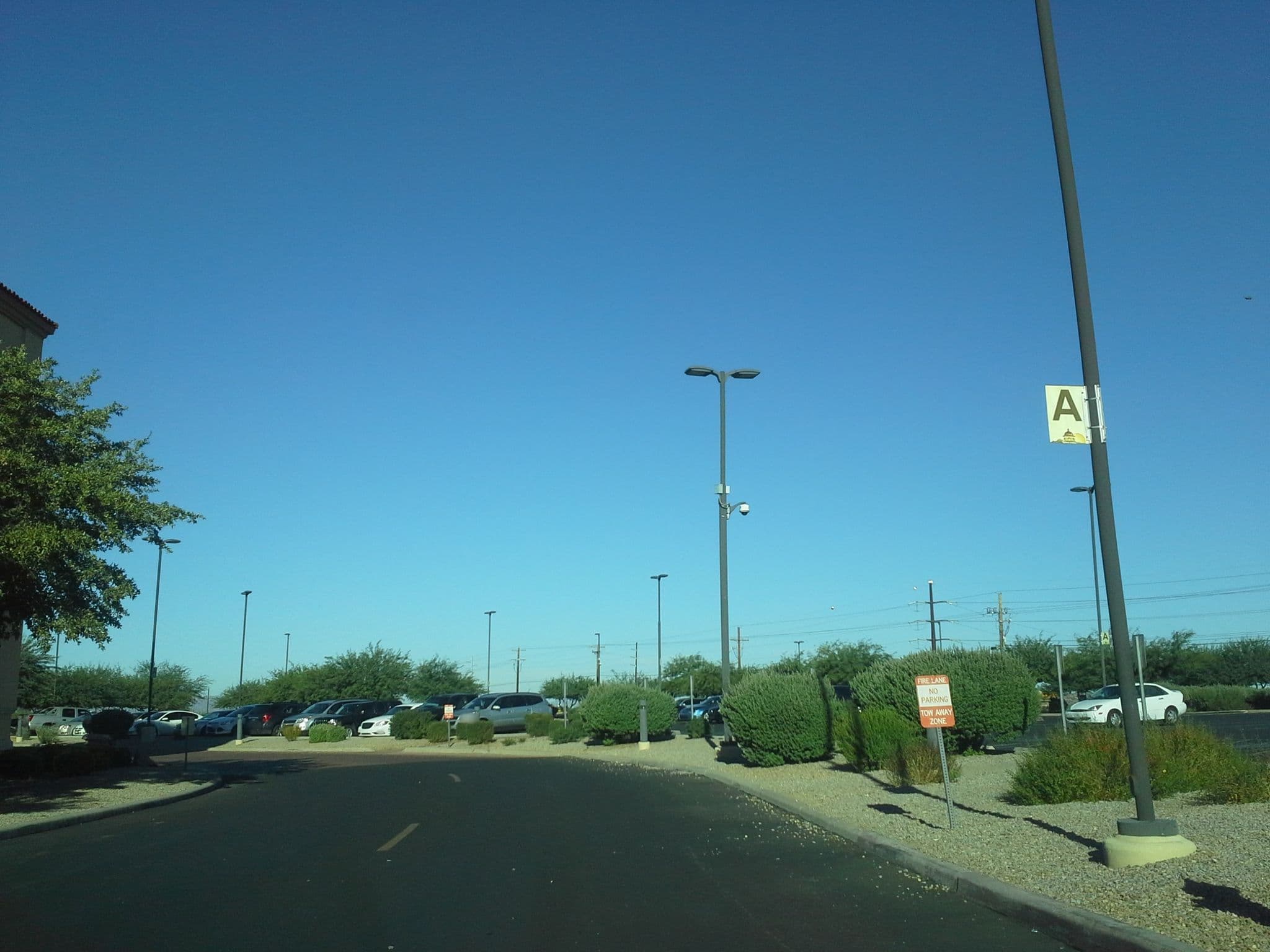 Street view near Estrella at Casino Del Sol, Valencia West — © drkludge (CC BY-SA · Mapillary)