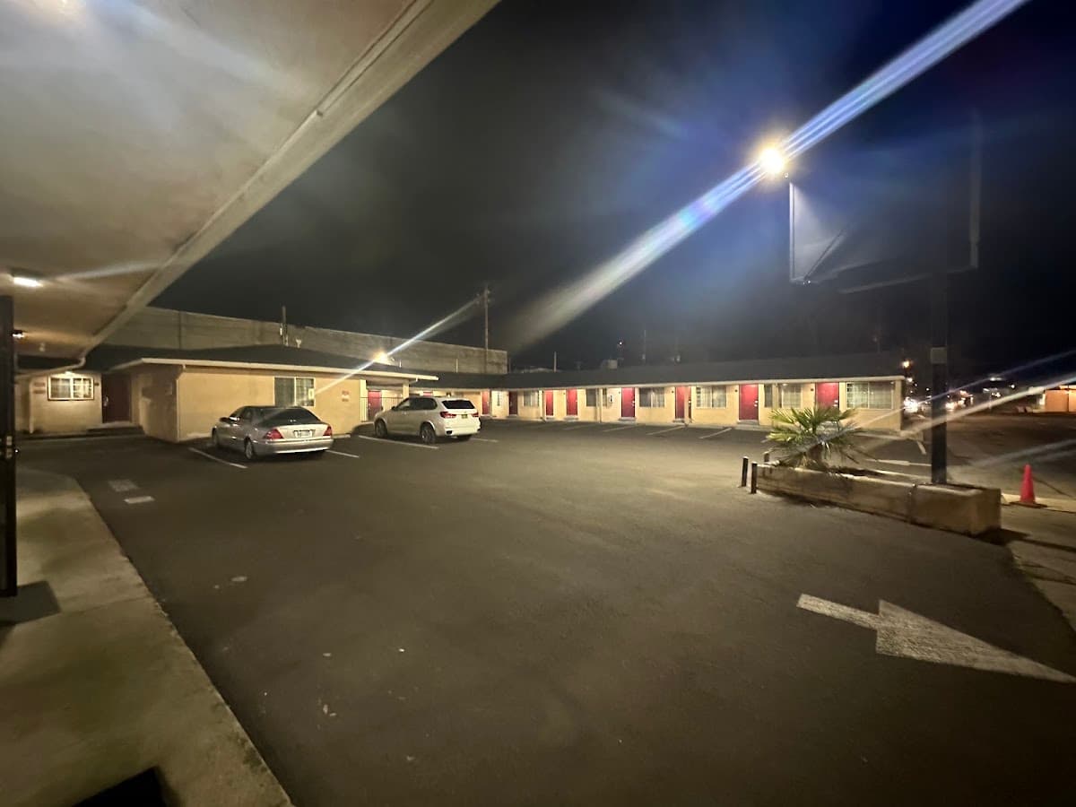 Harvey's, Motel in Medford