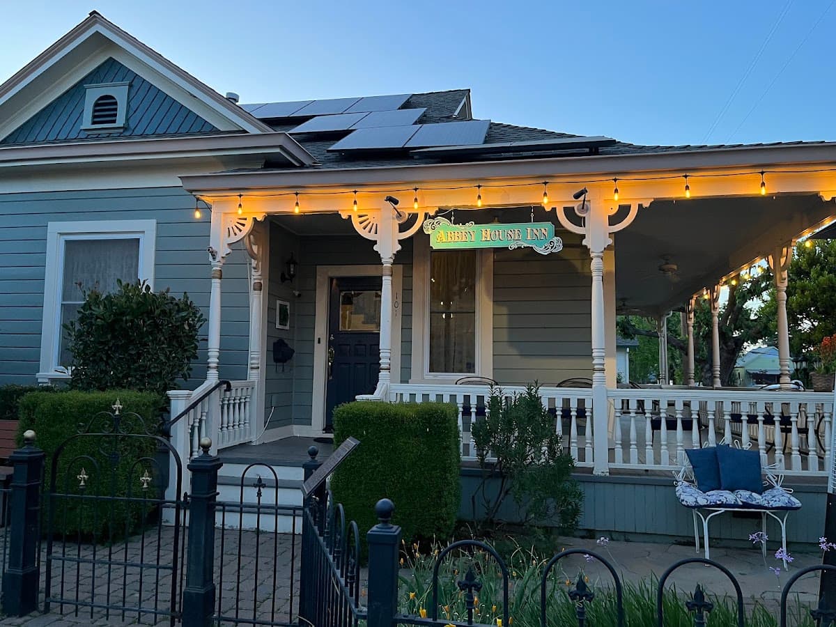 Abbey House Inn, Guesthouse in Winters