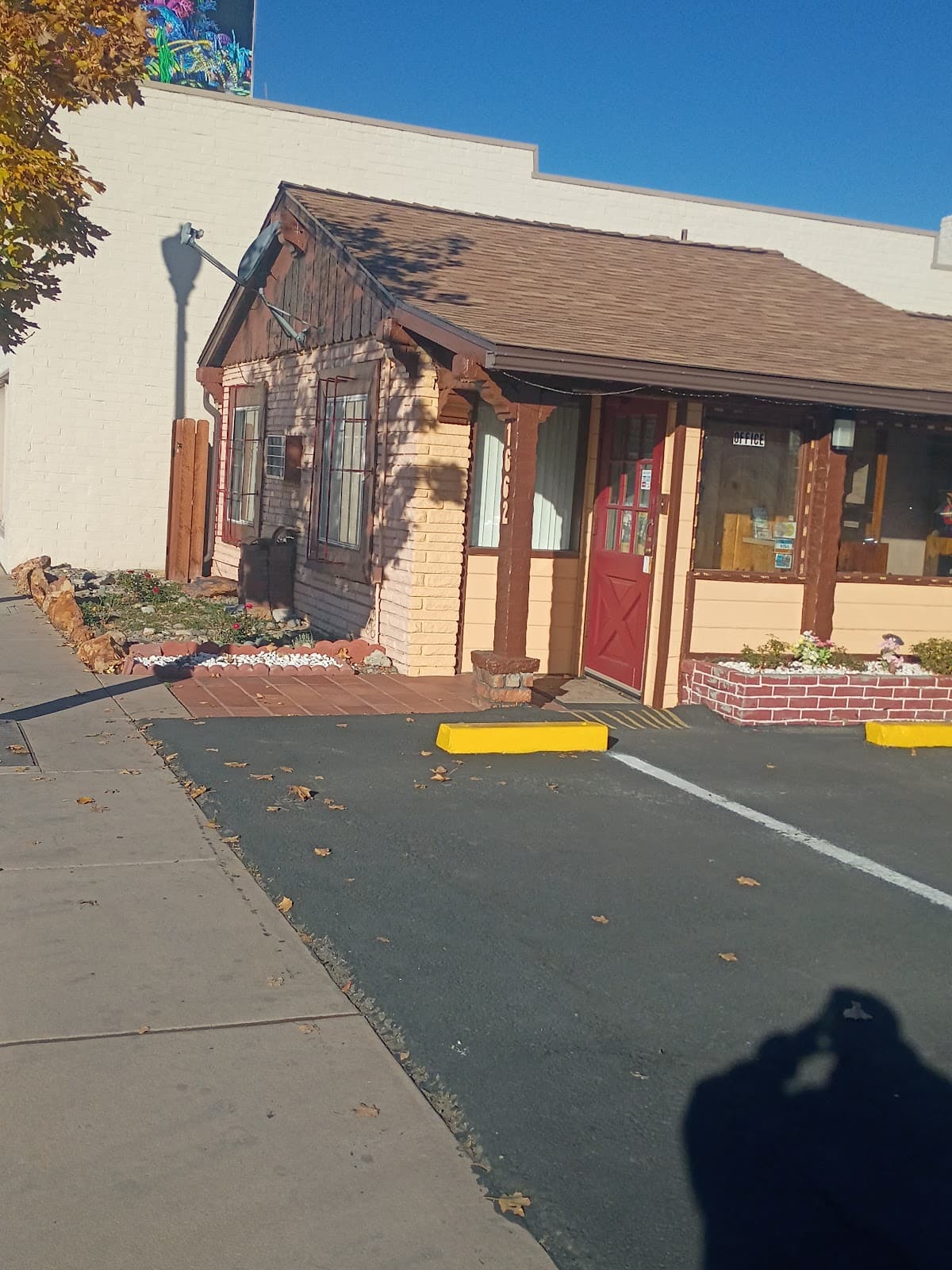 Wagon Train Motel, Motel in Sparks