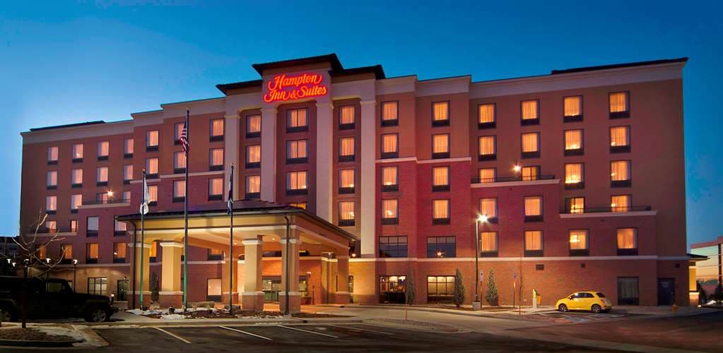 Hampton Inn & Suites/Airport-Gateway Park, Hotel in Aurora