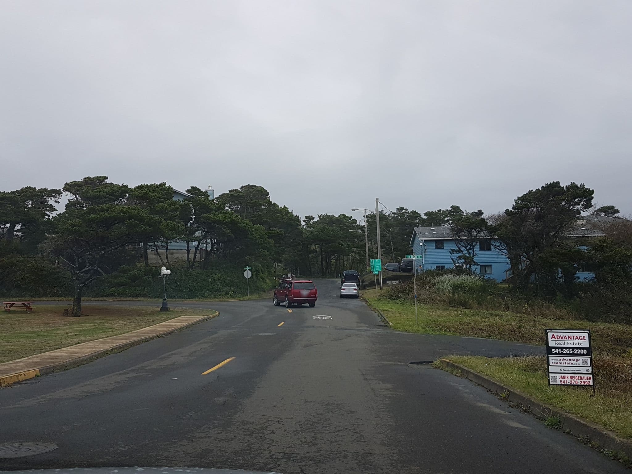 Street view near The Waves Hotel, Agate Beach — © jopparn (CC BY-SA · Mapillary)
