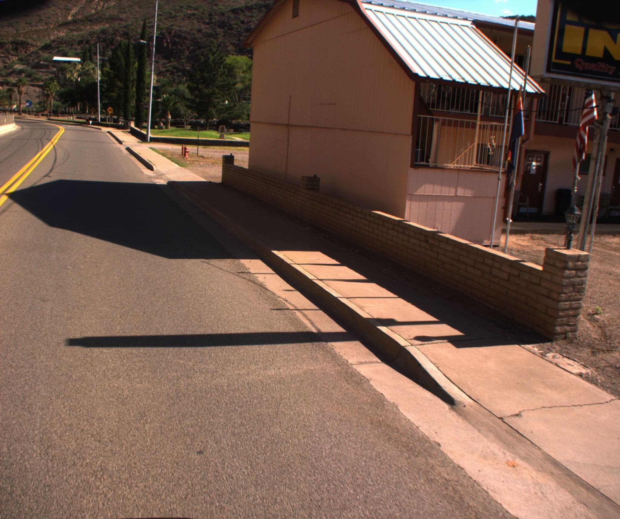 Street view near Rodes Inn, Safford — © adotgis (CC BY-SA · Mapillary)