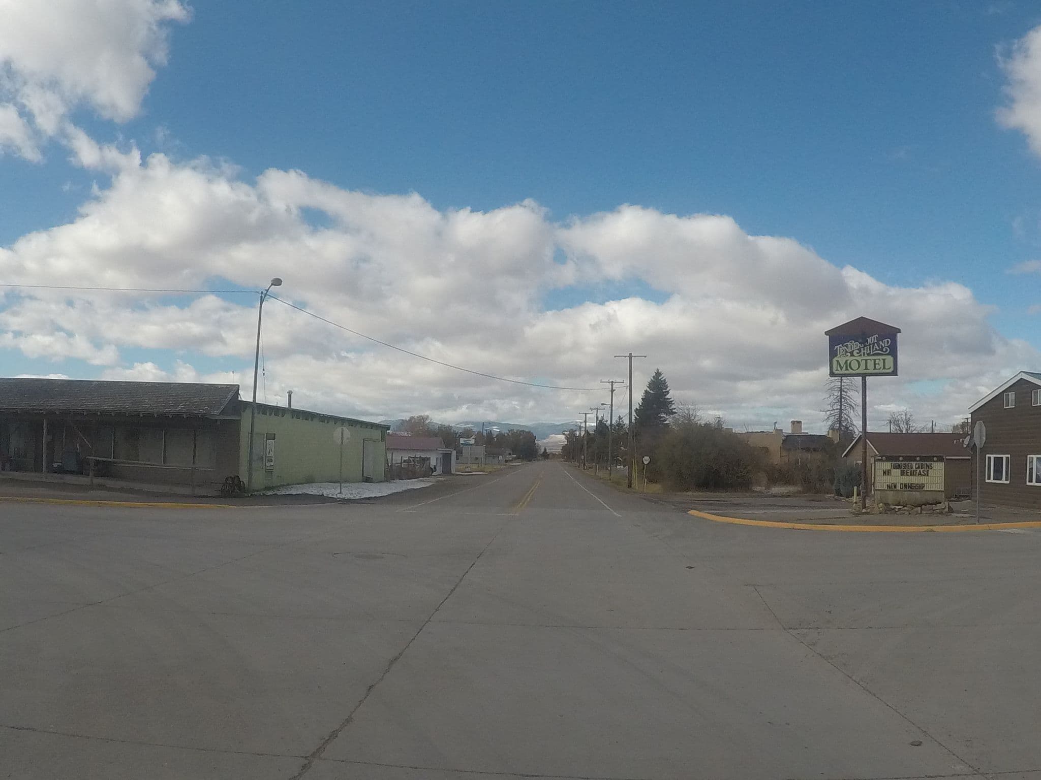 Street view near Tenderfoot Cabins & Motel, East Helena — © chrisbeddow (CC BY-SA · Mapillary)