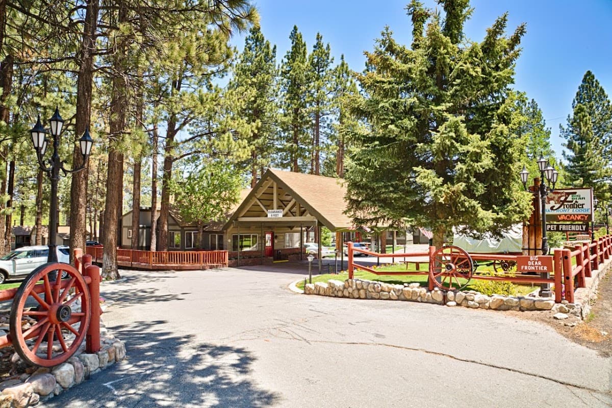 Big Bear Frontier, Chalet in Big Bear Lake