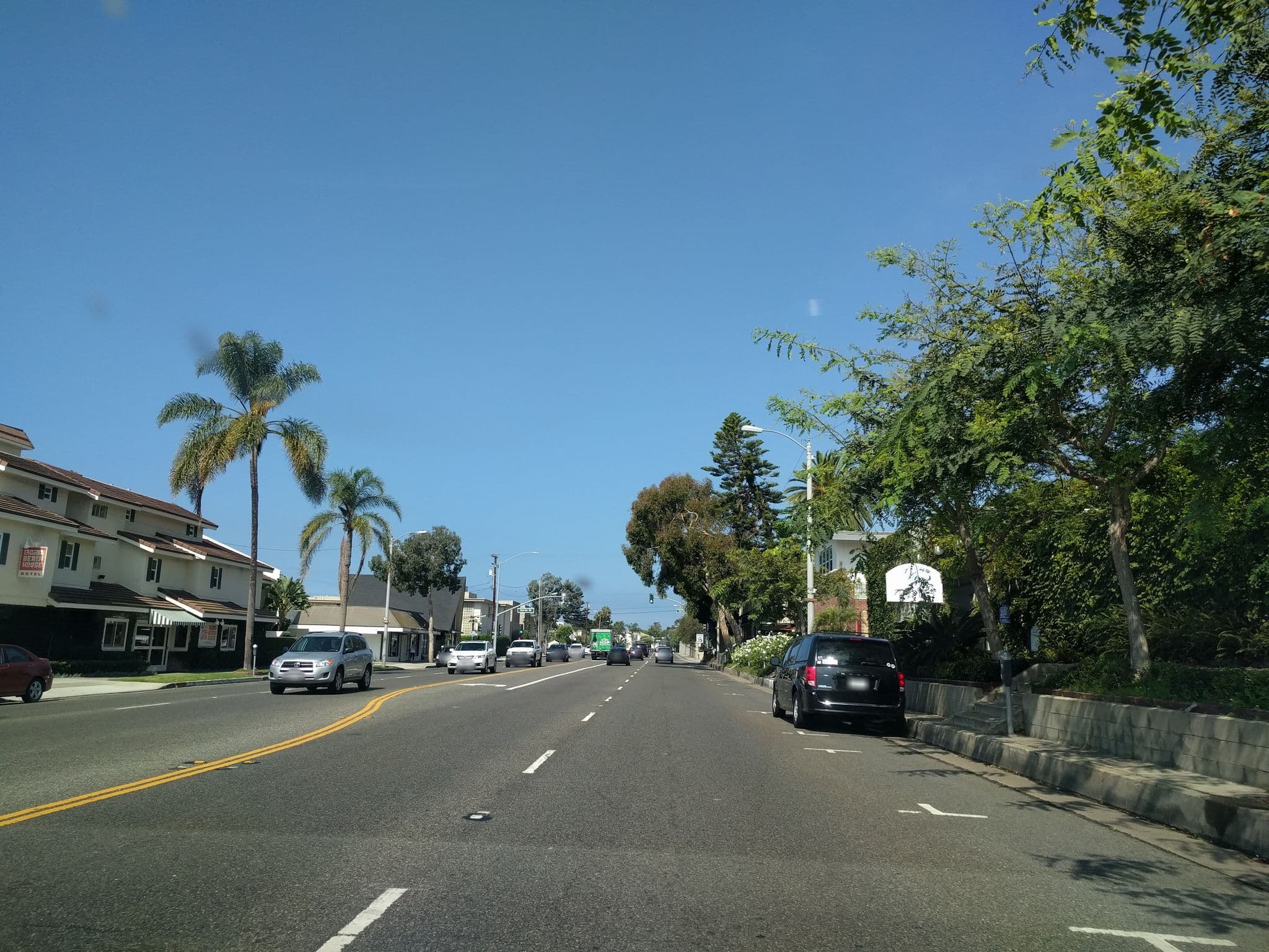 Street view near The Tides Inn, Laguna Beach — © mly_lax03 (CC BY-SA · Mapillary)