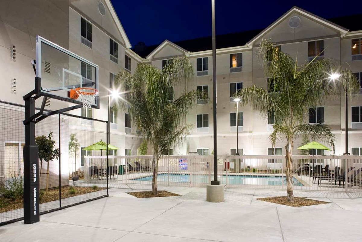 Home2 Suites by Hilton Clovis Fresno Airport, Hotel in Tarpey Village