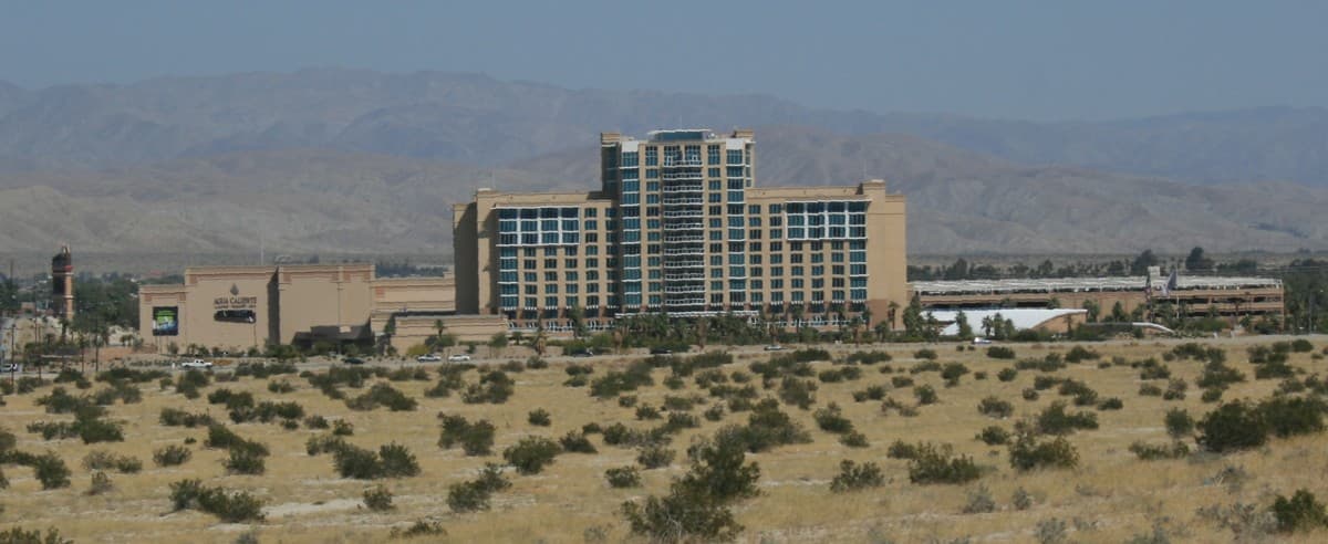 Agua Caliente Resort Casino Spa Rancho Mirage Hotel (via Wikimedia Commons, Public domain)