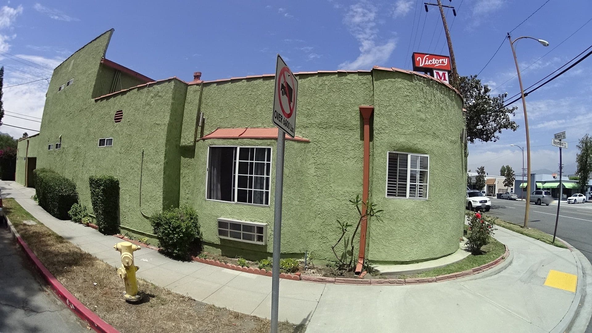 Street view near Victory Motel Inn, Burbank — © mly_la (CC BY-SA · Mapillary)