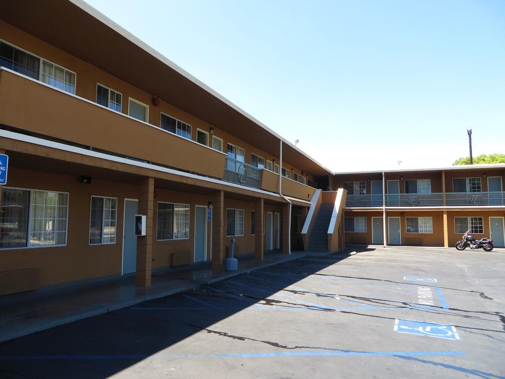 American Inn, Motel in Ontario